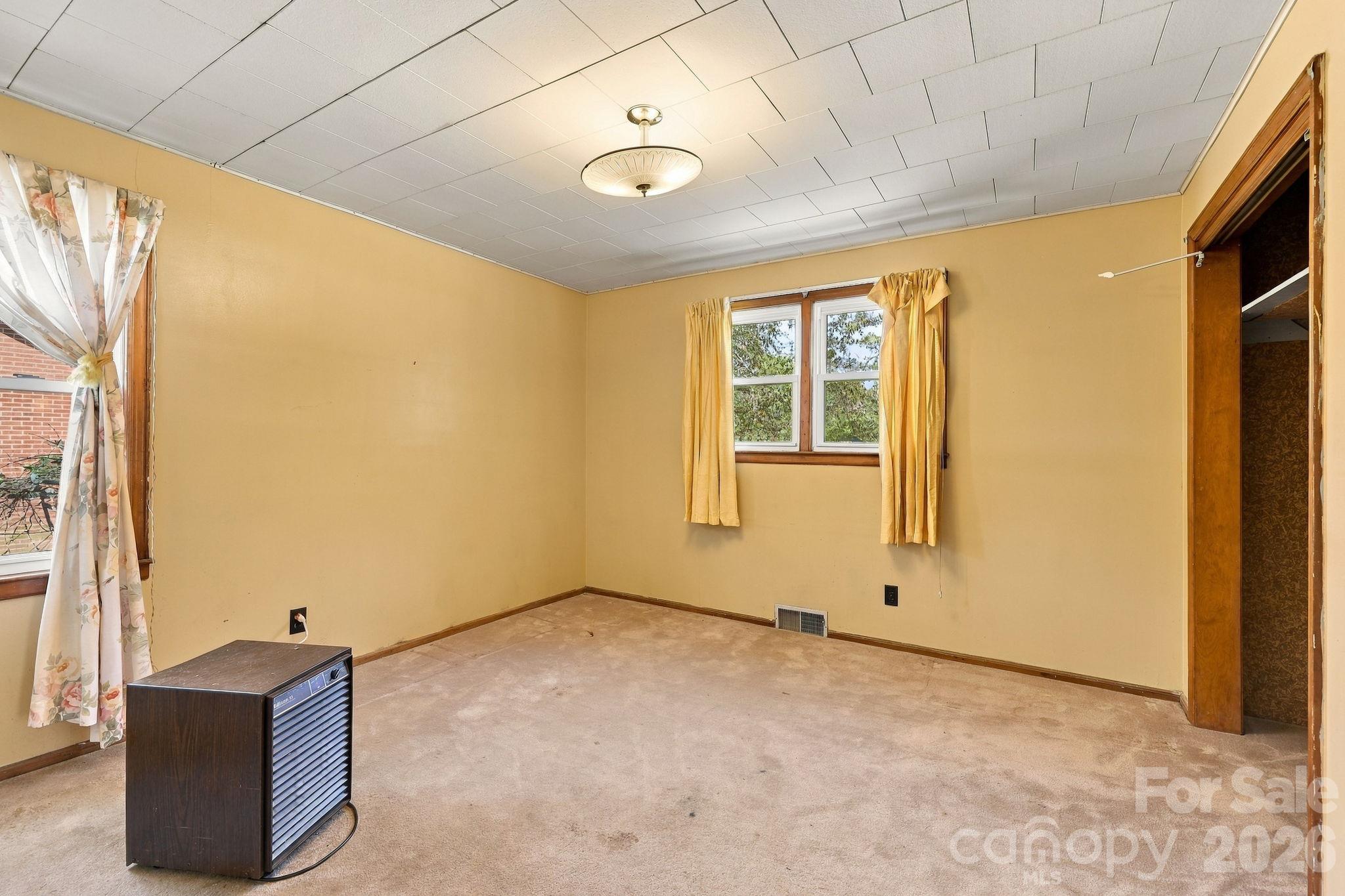 Single Family Residence at 3305 Spartanburg Highway, Flat Rock, photo 28 of 45