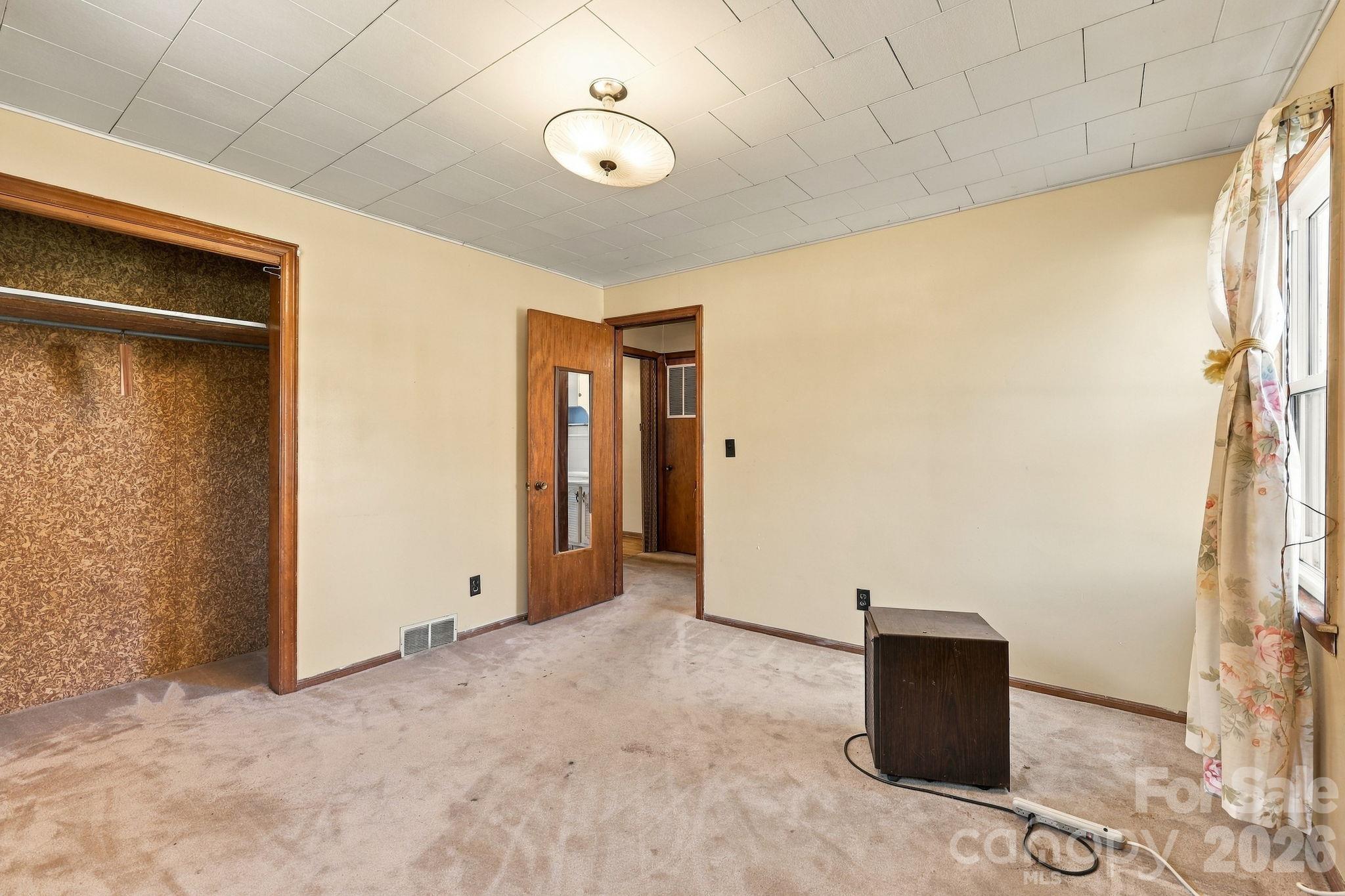 Single Family Residence at 3305 Spartanburg Highway, Flat Rock, photo 29 of 45