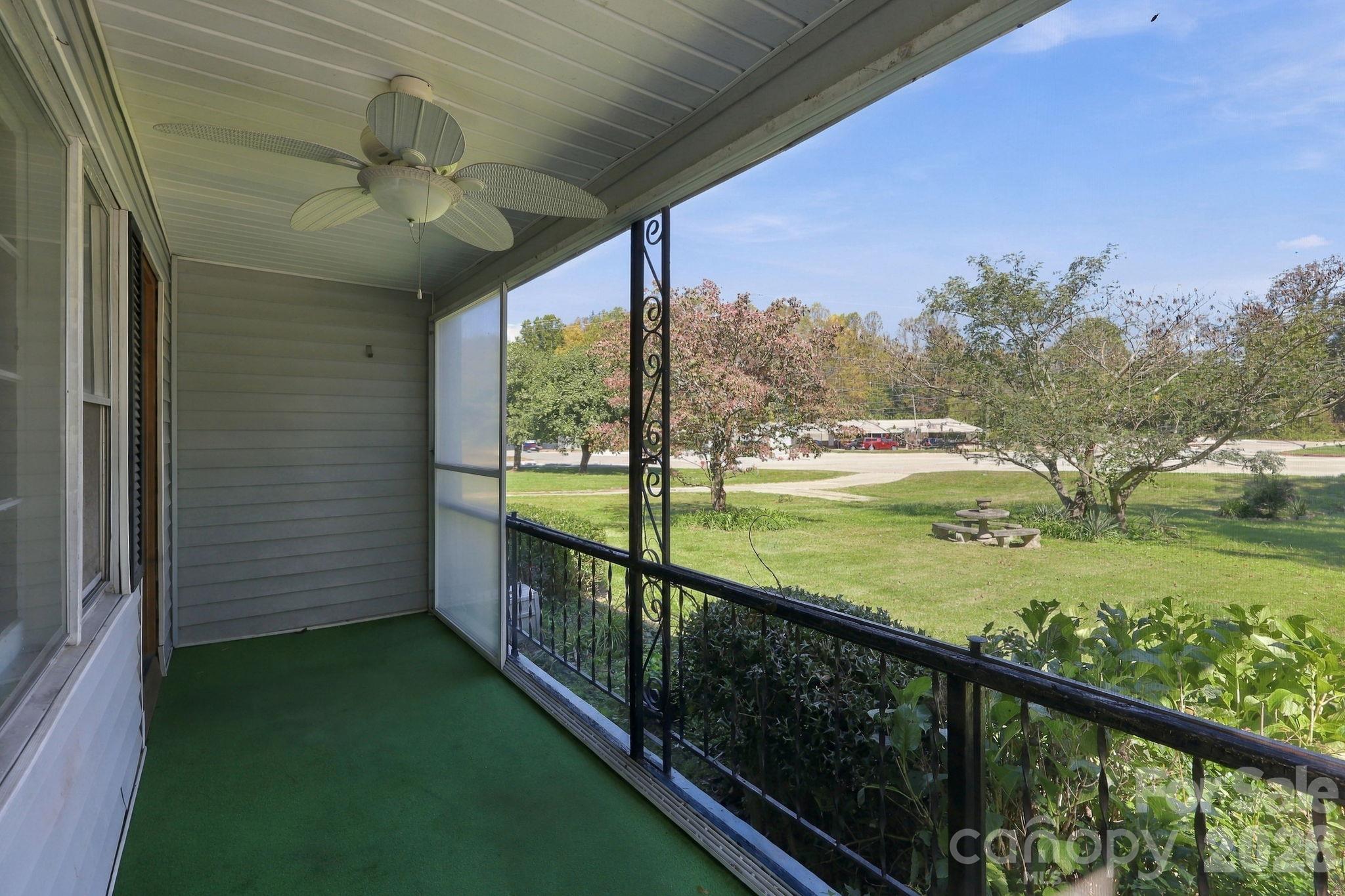 Single Family Residence at 3305 Spartanburg Highway, Flat Rock, photo 38 of 45