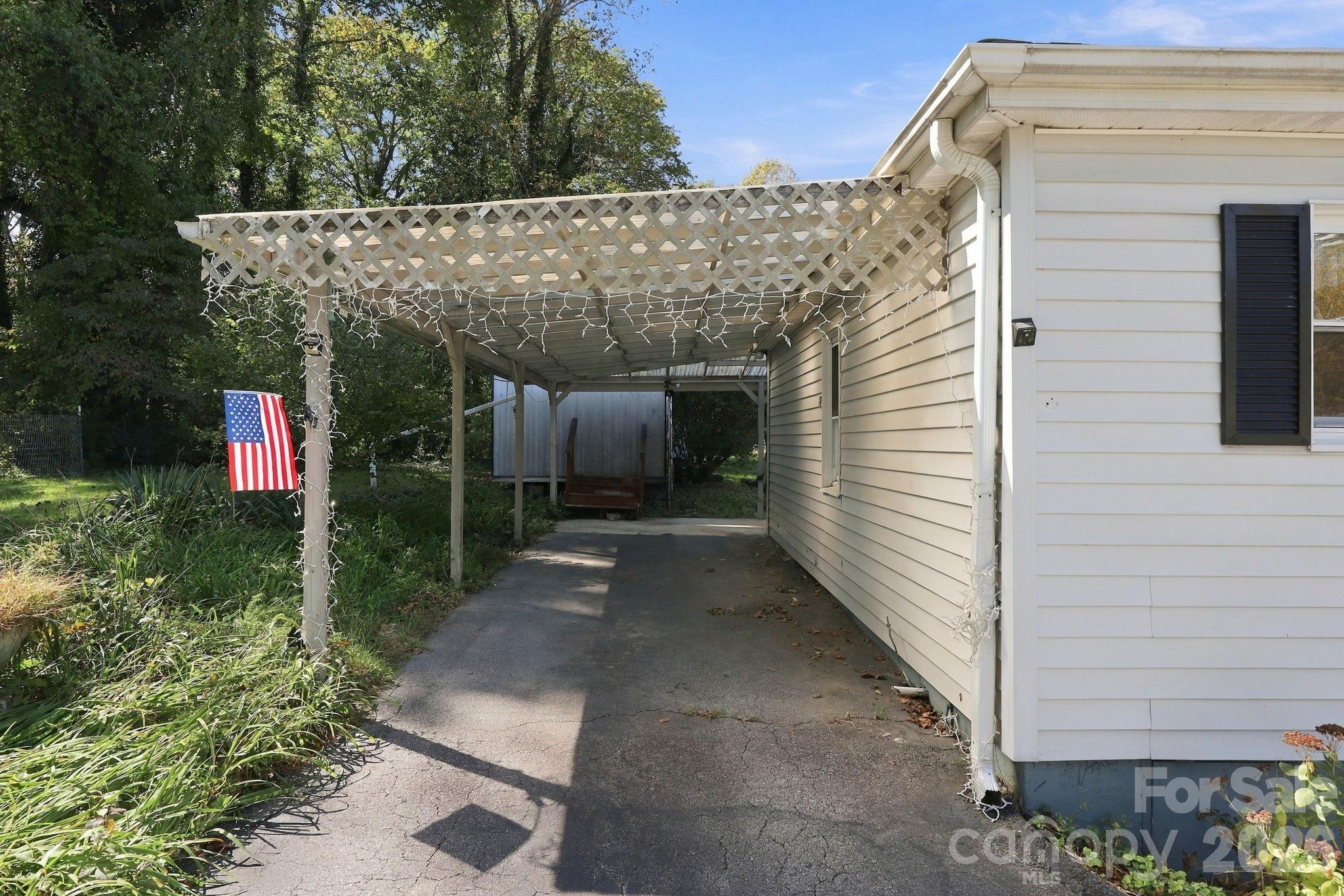 Single Family Residence at 3305 Spartanburg Highway, Flat Rock, photo 39 of 45
