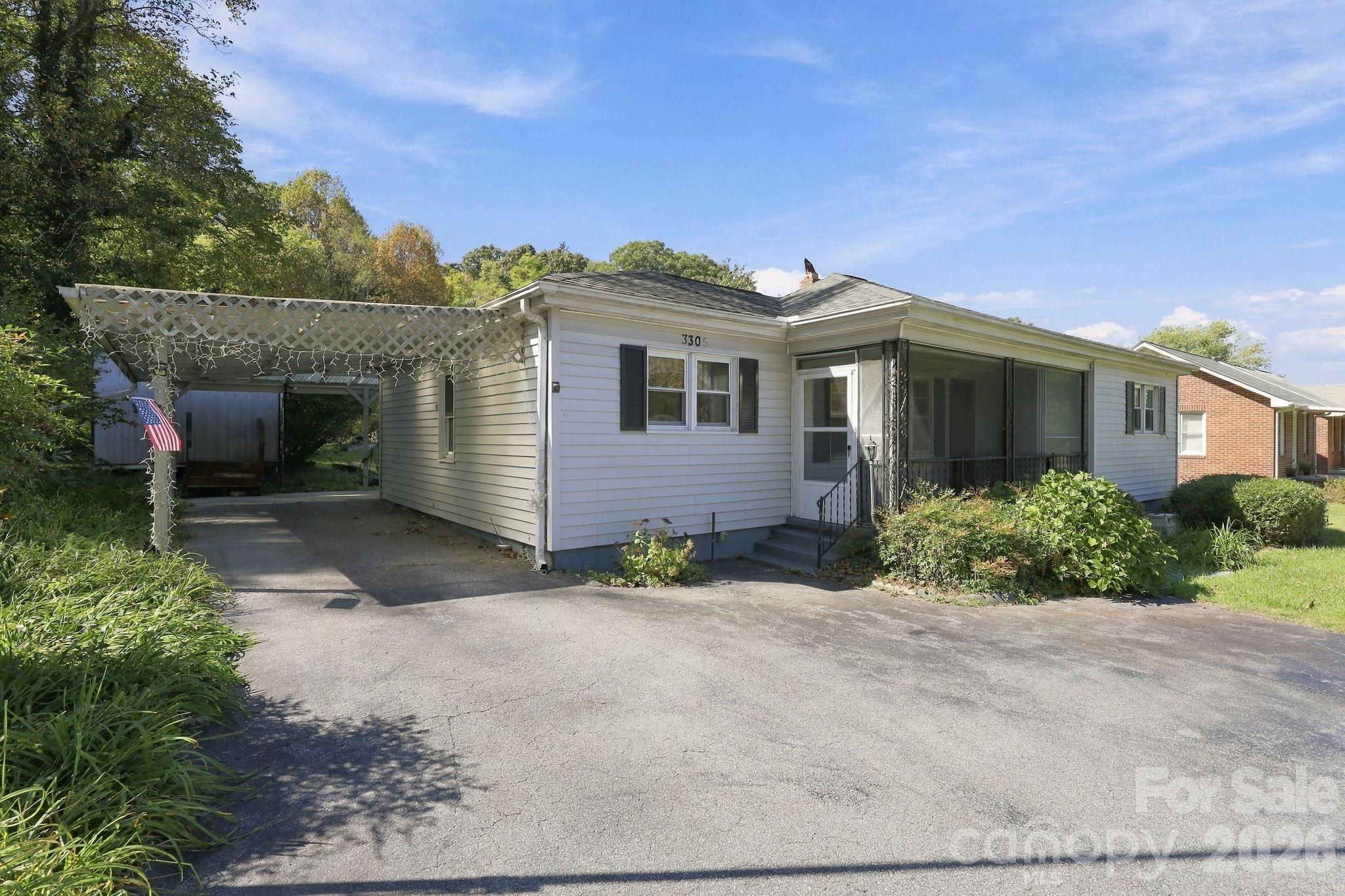 Single Family Residence at 3305 Spartanburg Highway, Flat Rock, photo 40 of 45