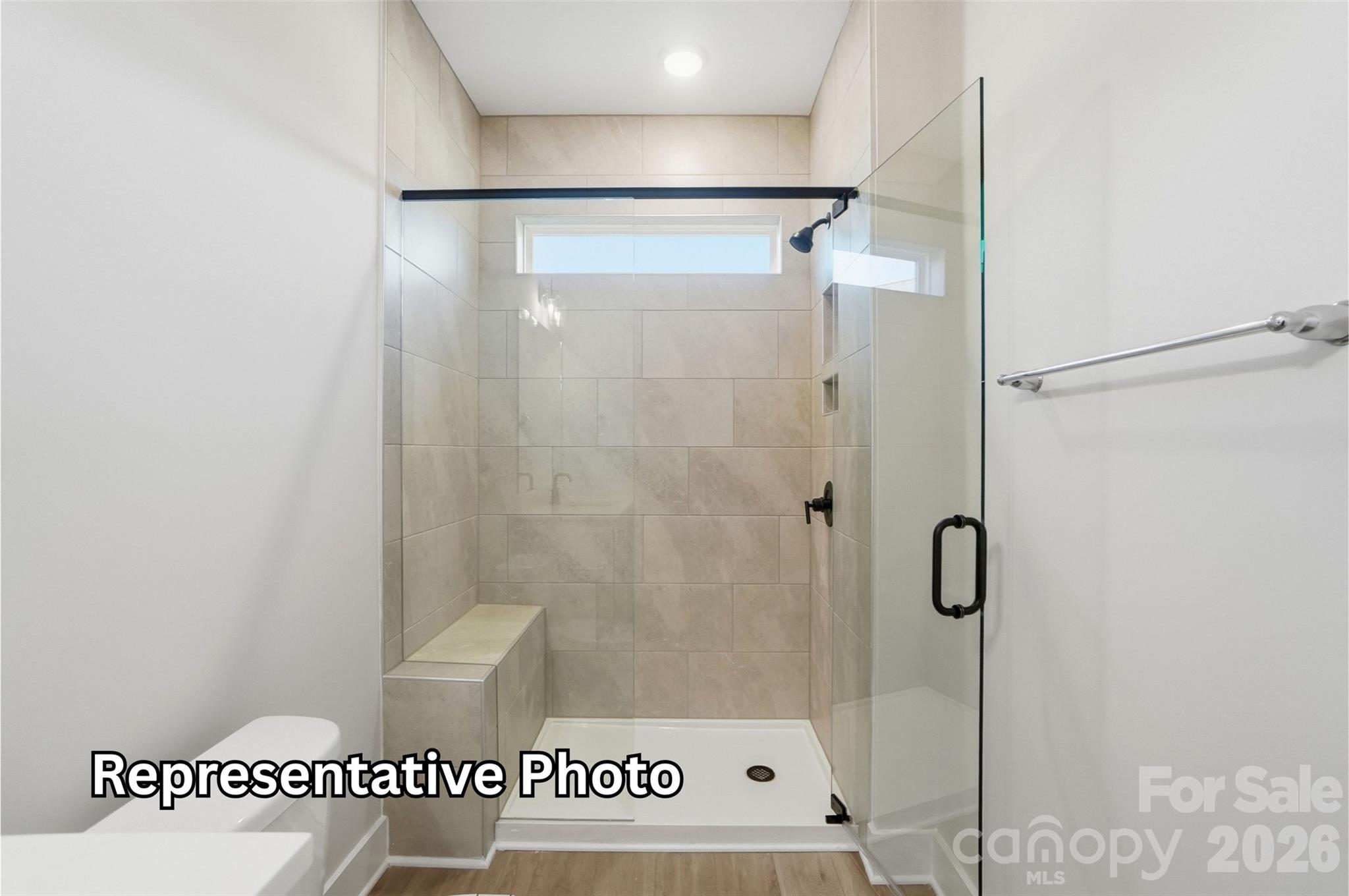 Guest Bath - 2189 Caravan Lane, Stanley