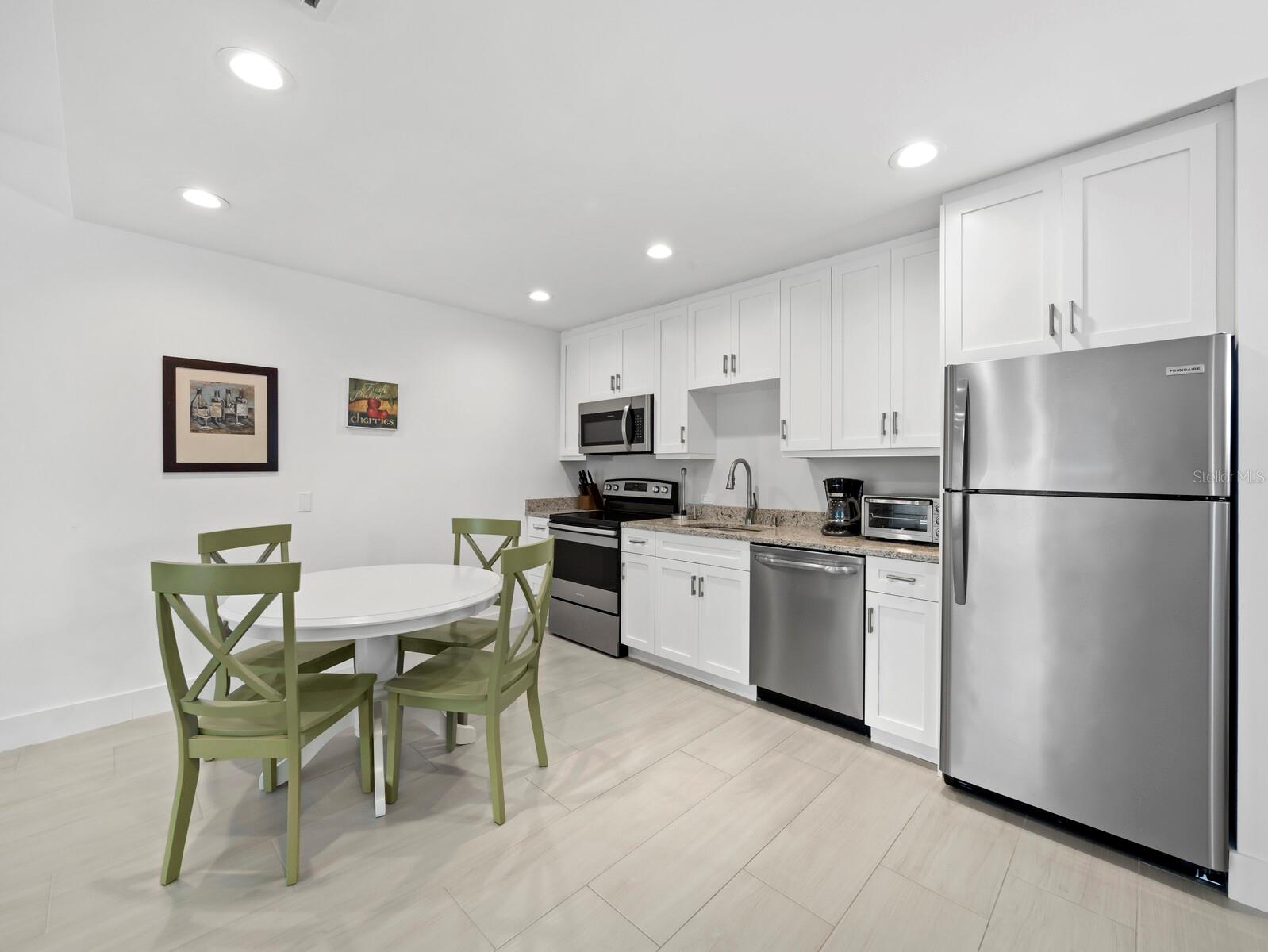 Guest Suite One - 2 Bed/2 Bath - 455 LONGBOAT CLUB RD #402, LONGBOAT KEY