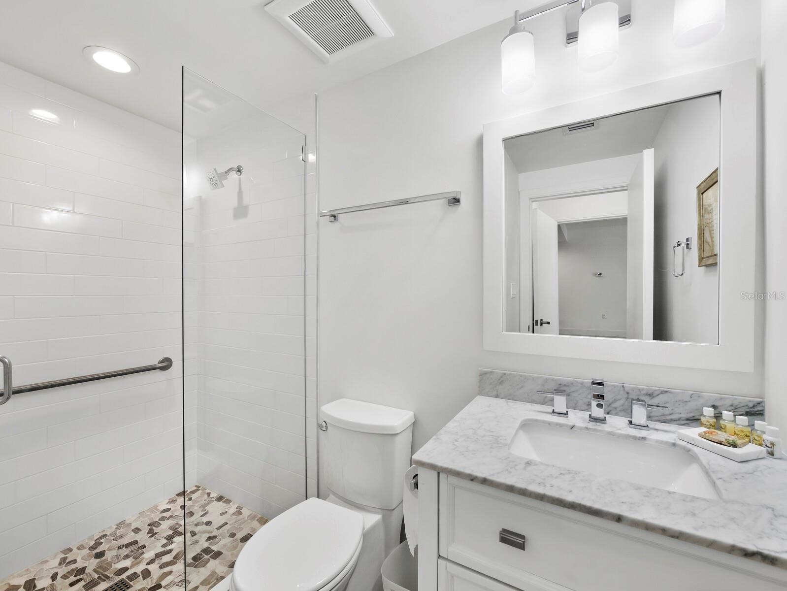 Guest Suite One - BA 2 - 455 LONGBOAT CLUB RD #402, LONGBOAT KEY