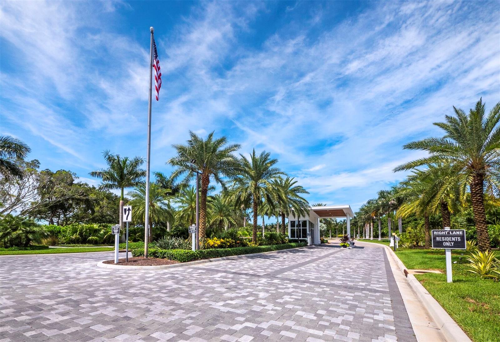 Entering the Longboat Key Club - 455 LONGBOAT CLUB RD #402, LONGBOAT KEY