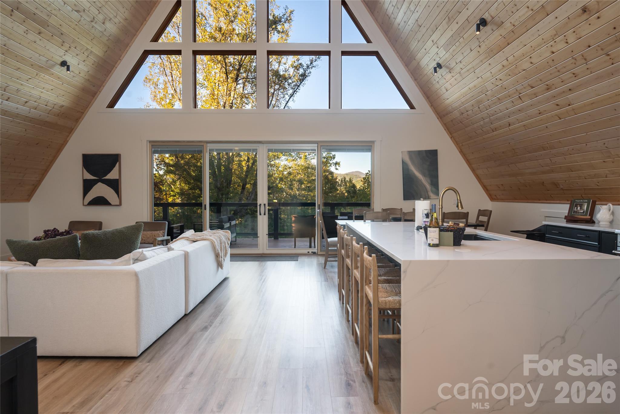 Open floorplan concept in the great room - 125 Carolina Lily Lane, Asheville