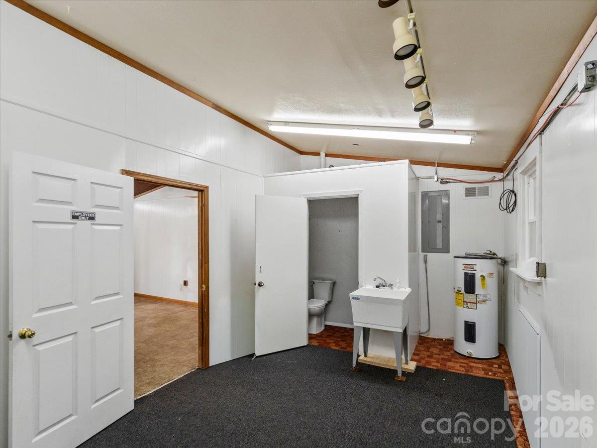 Lease space 1 - 13780 S 226 Highway, Spruce Pine