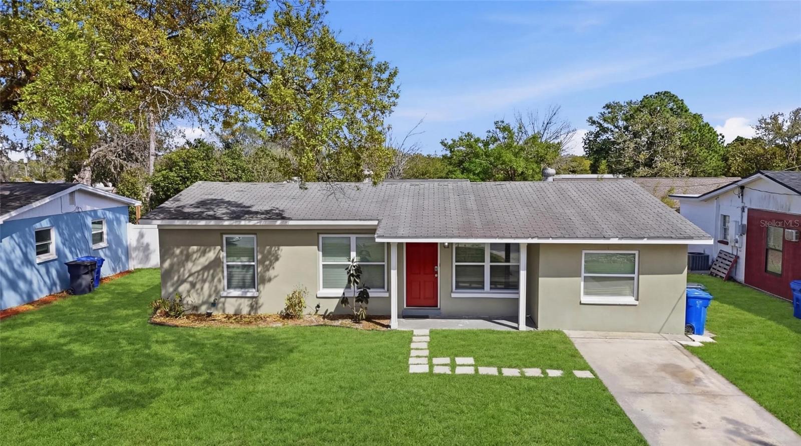 8609 CHINABERRY DR