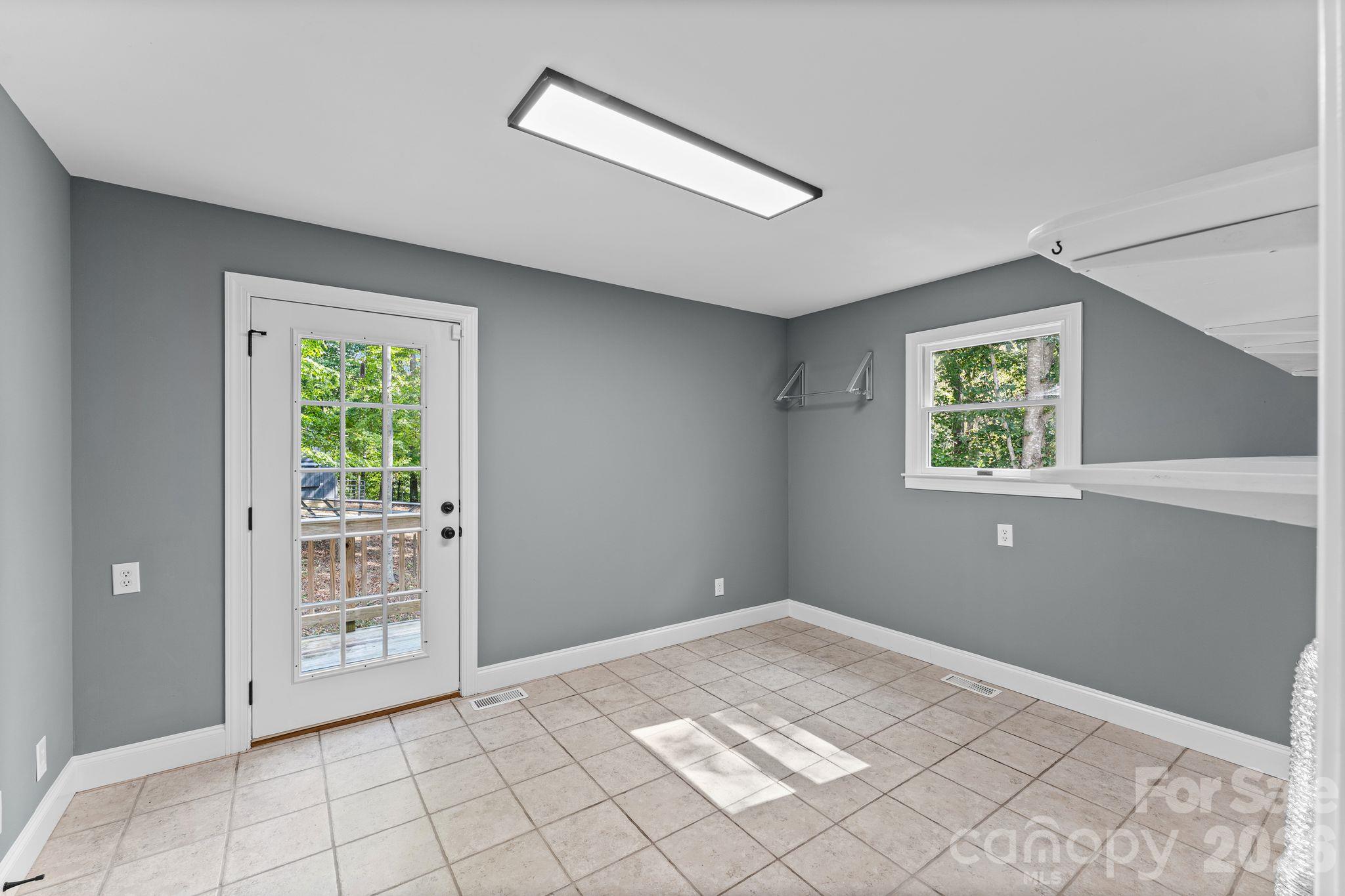 Single Family Residence at 270 Sweet Autumn Lane, Lexington, photo 27 of 45