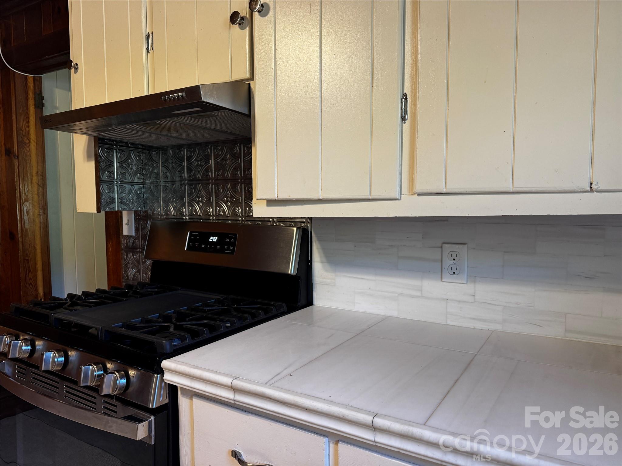 Marble countertopsGas Range - 683 McDaniel Road, Lake Lure