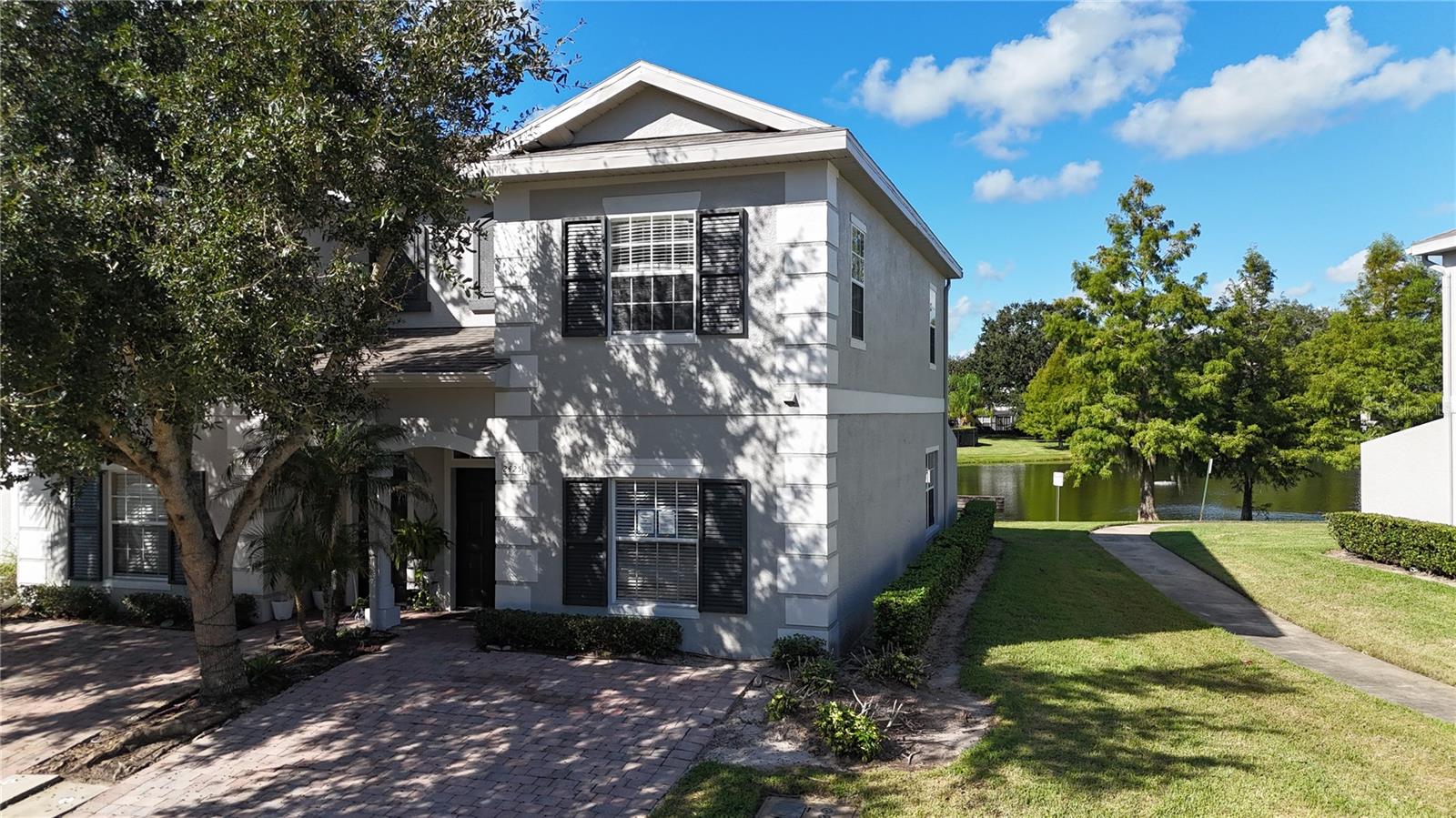 Townhouse at 2425 CARAVELLE CIR, KISSIMMEE, photo 2 of 37
