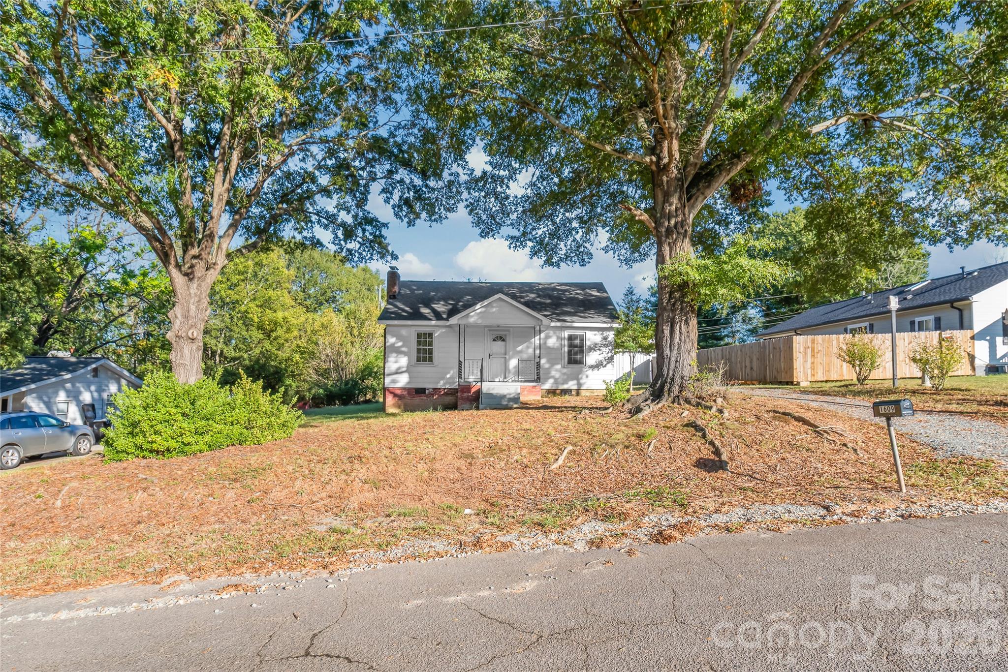 Single Family Residence at 1609 Russell Courtney Road, Monroe, photo 2 of 18