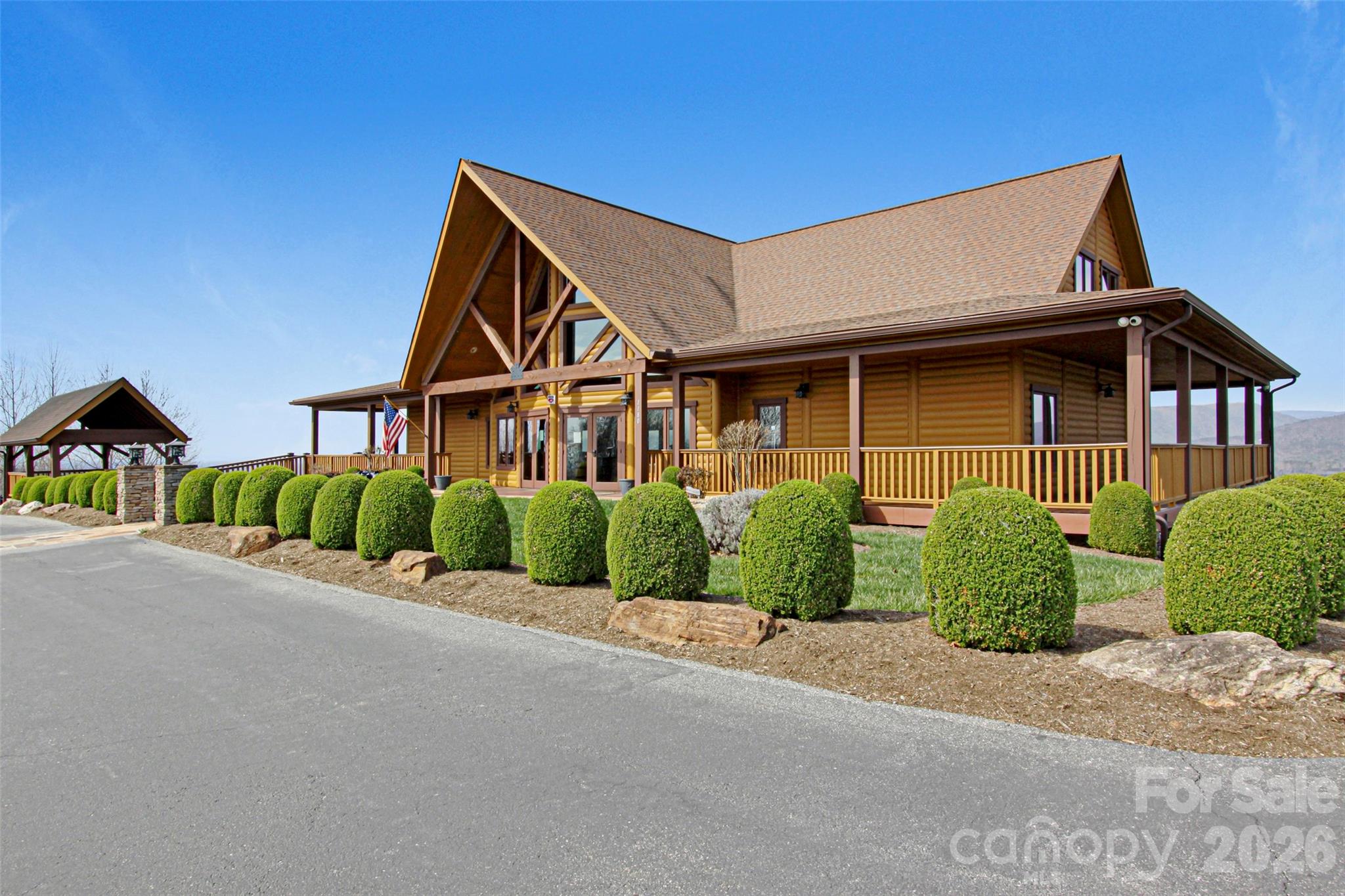 The Lodge - 5360 Dogwood Way, Lenoir