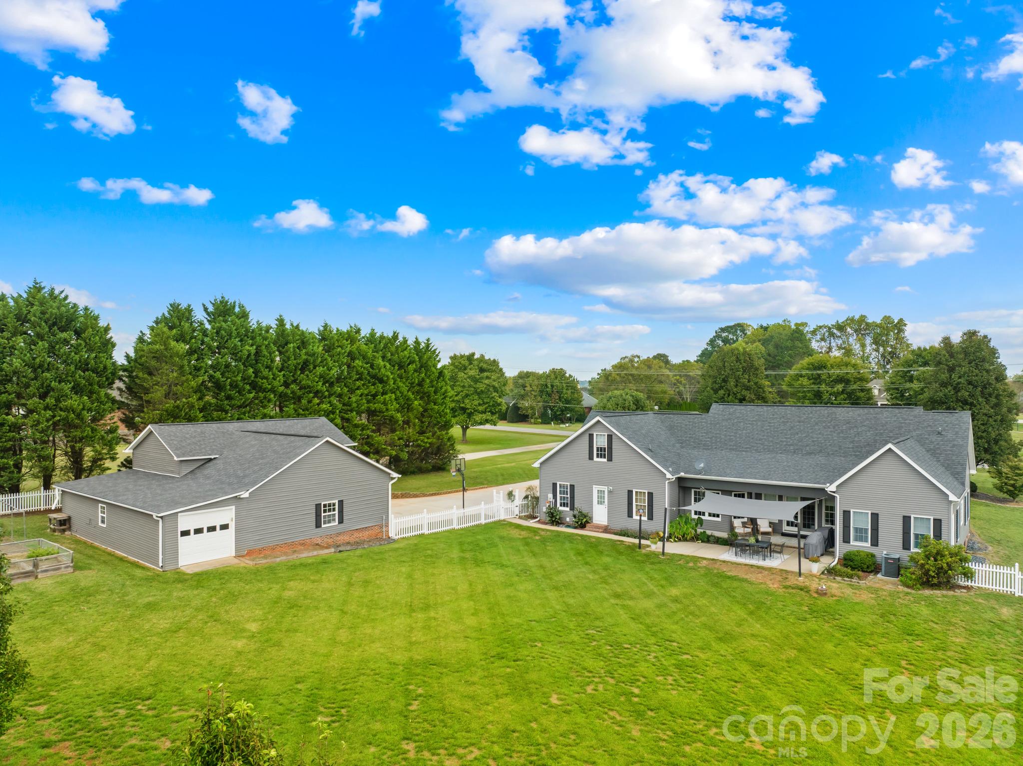 Single Family Residence at 2175 S Chipley Ford Road, Statesville, photo 7 of 47