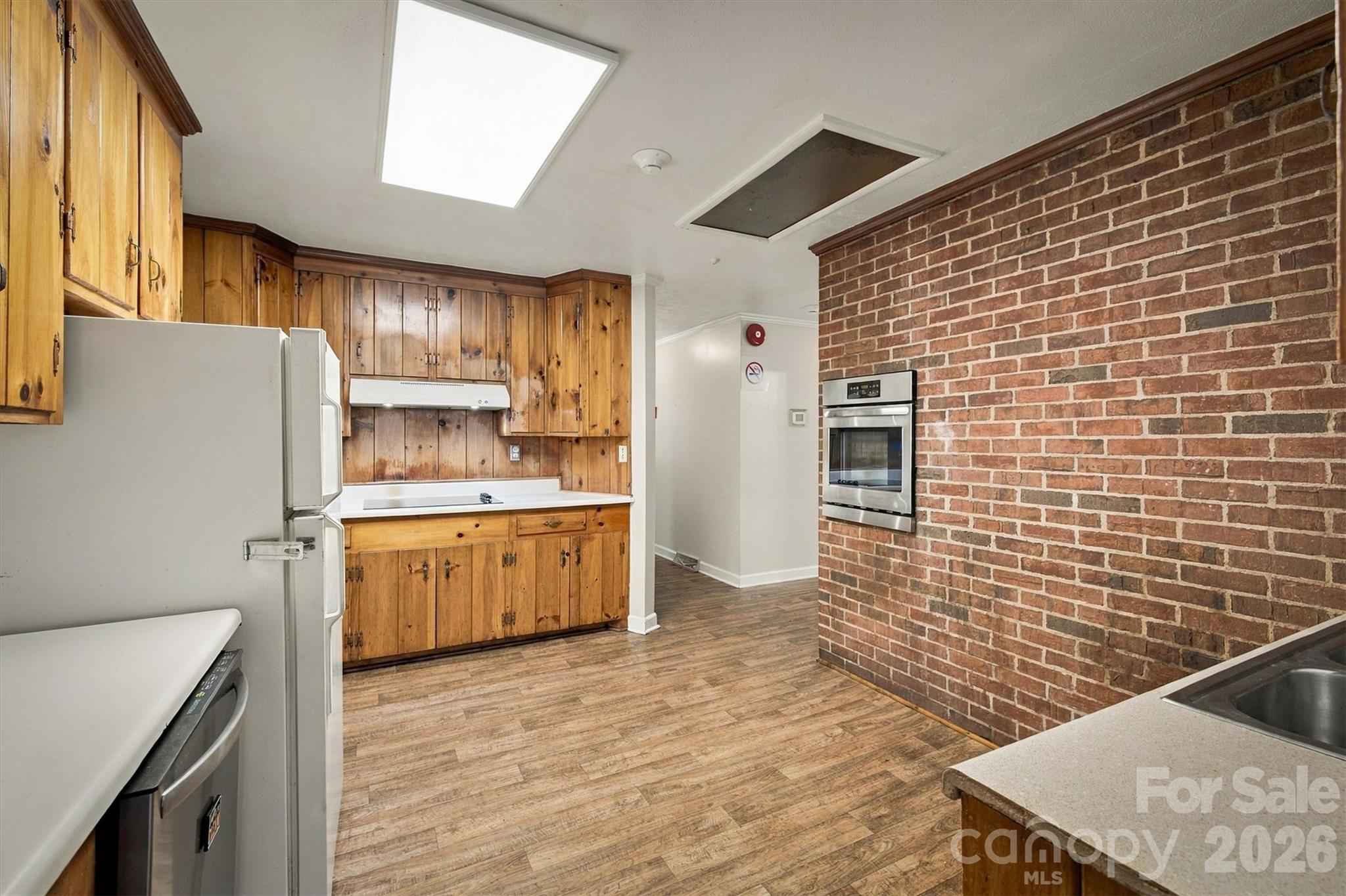 Single Family Residence at 114 Fairview Road, Marion, photo 9 of 22