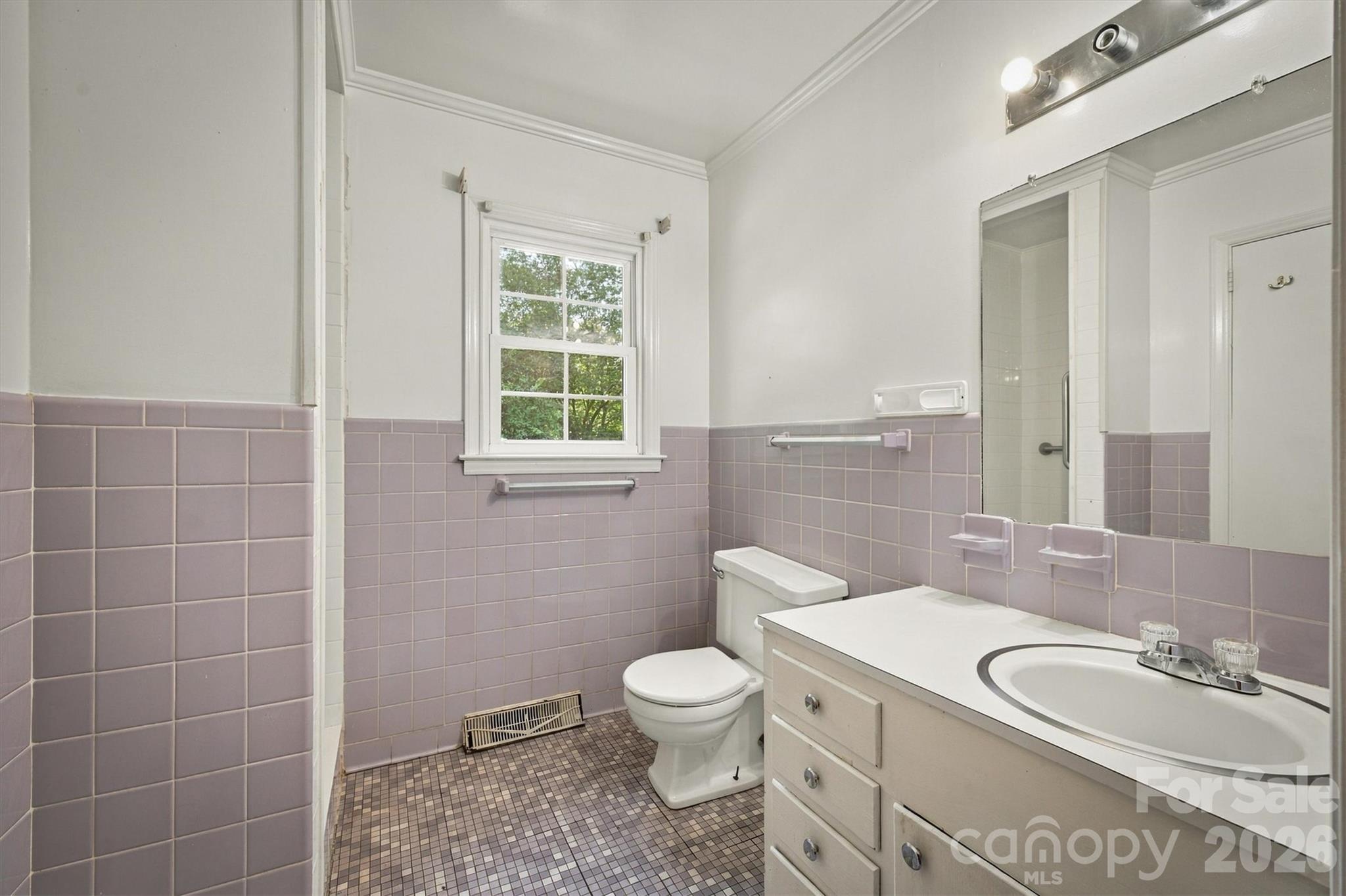Single Family Residence at 114 Fairview Road, Marion, photo 16 of 22