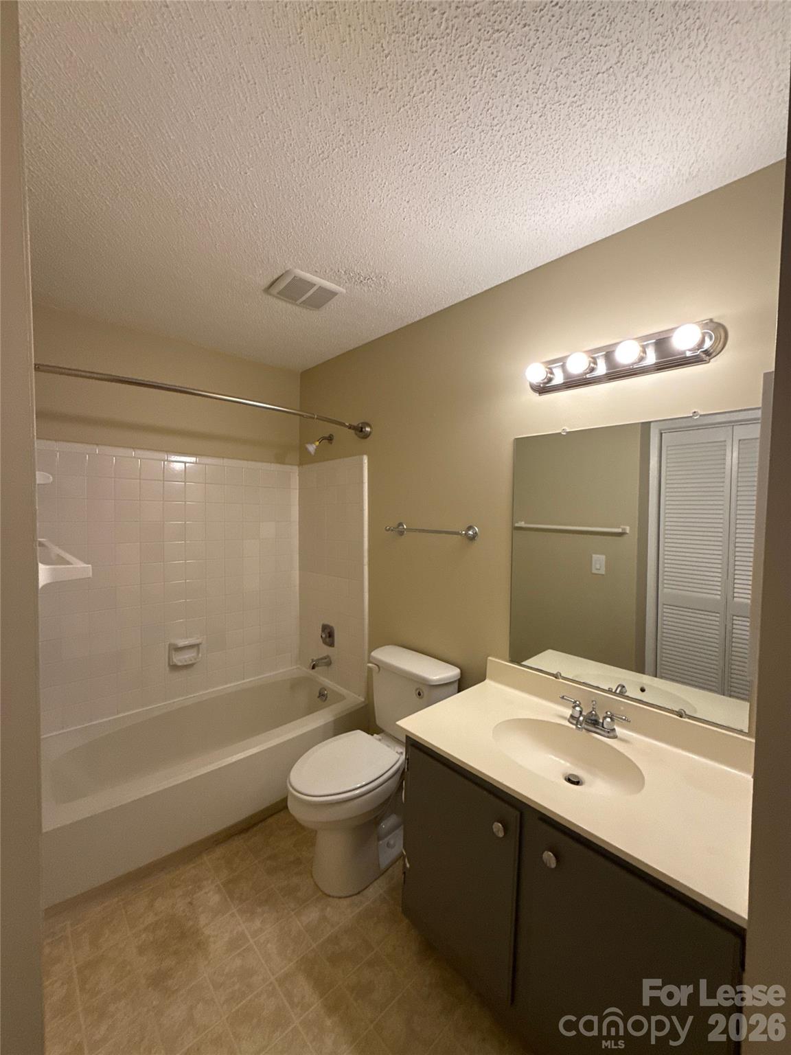 Condominium at 3240 Heathstead Place, Charlotte, photo 10 of 13