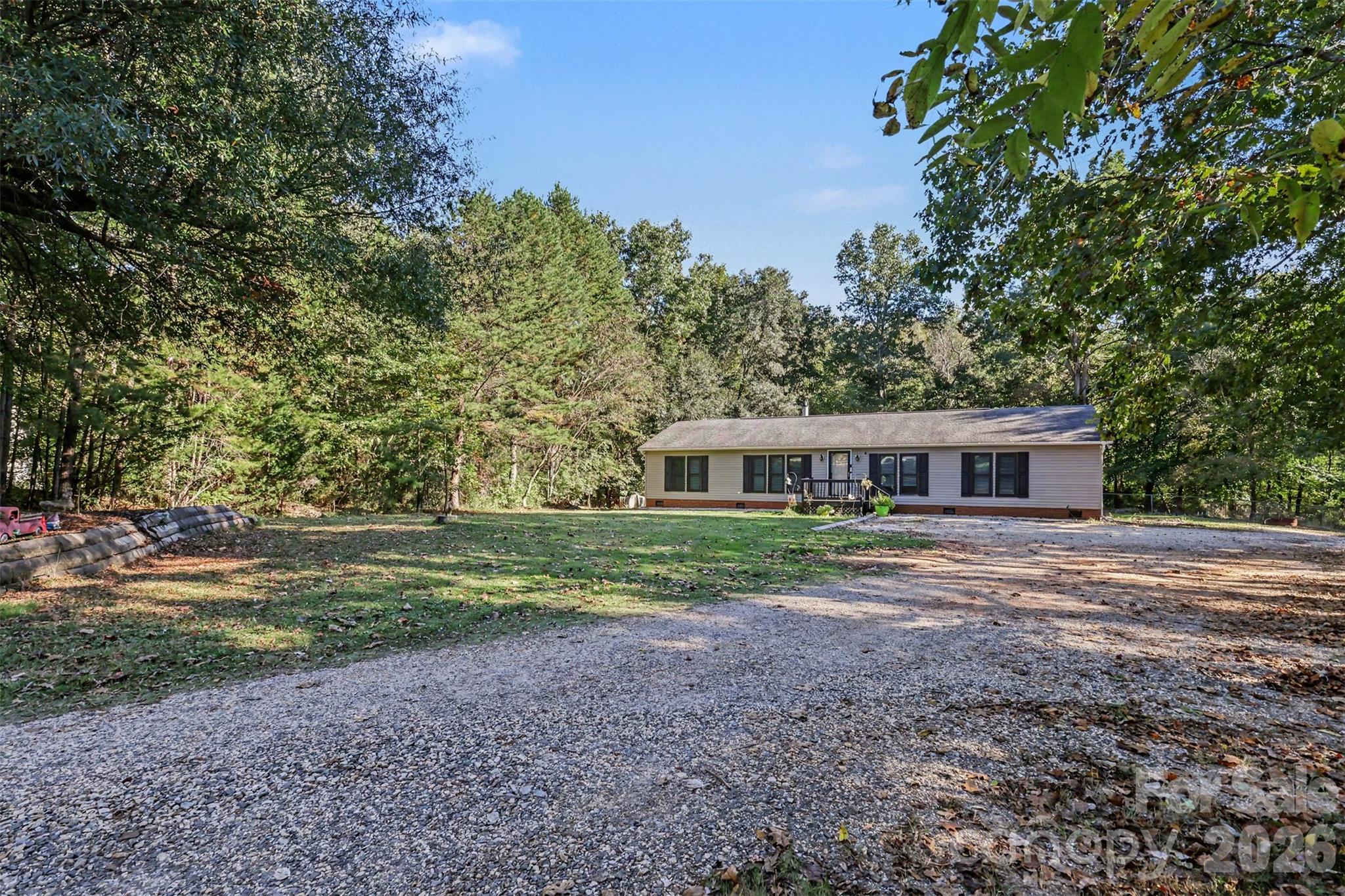 Single Family Residence at 5821 Hidden Oaks Lane, Clover, photo 4 of 31