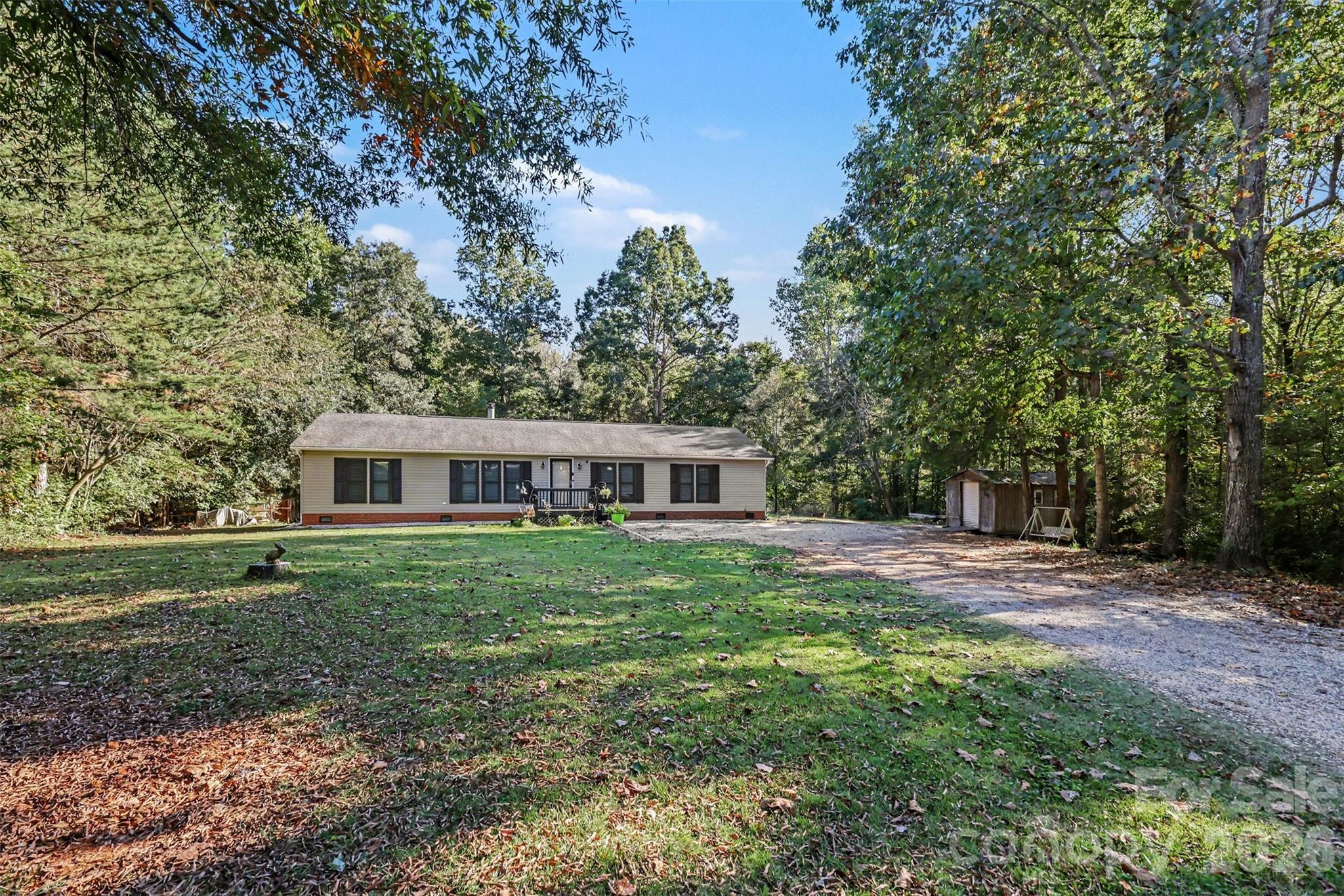 Single Family Residence at 5821 Hidden Oaks Lane, Clover, photo 5 of 31