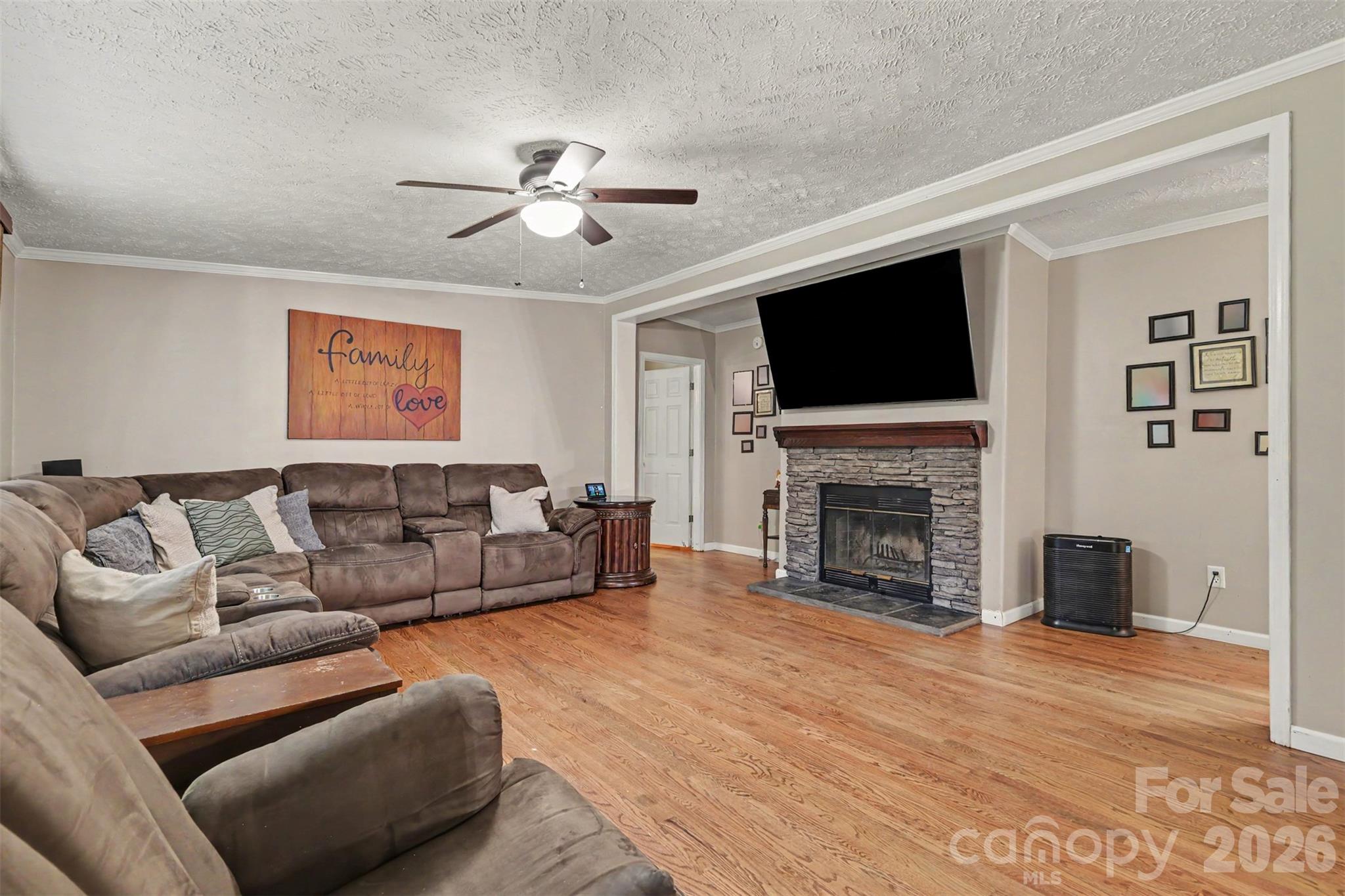 Single Family Residence at 5821 Hidden Oaks Lane, Clover, photo 7 of 31
