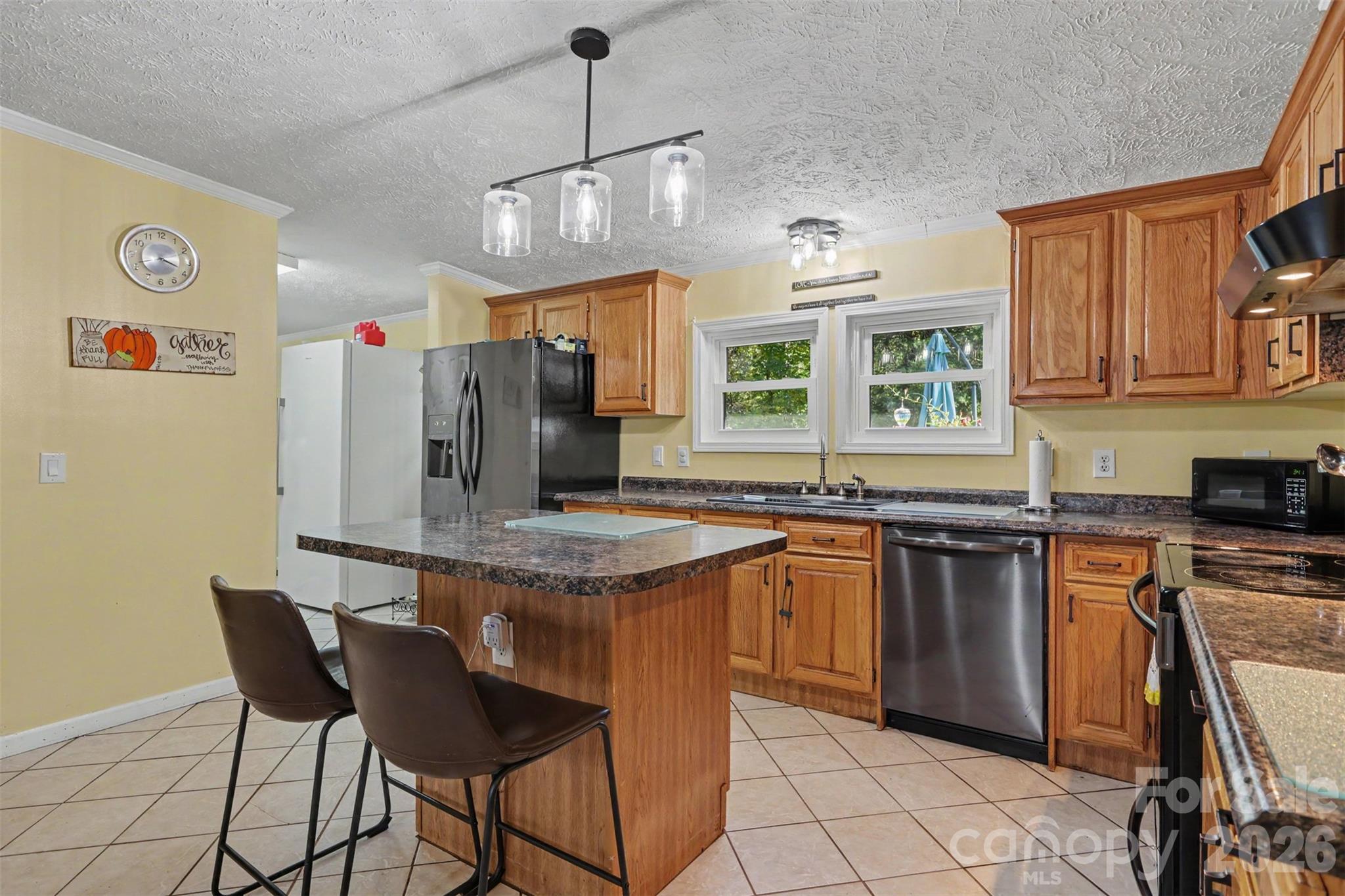 Single Family Residence at 5821 Hidden Oaks Lane, Clover, photo 10 of 31
