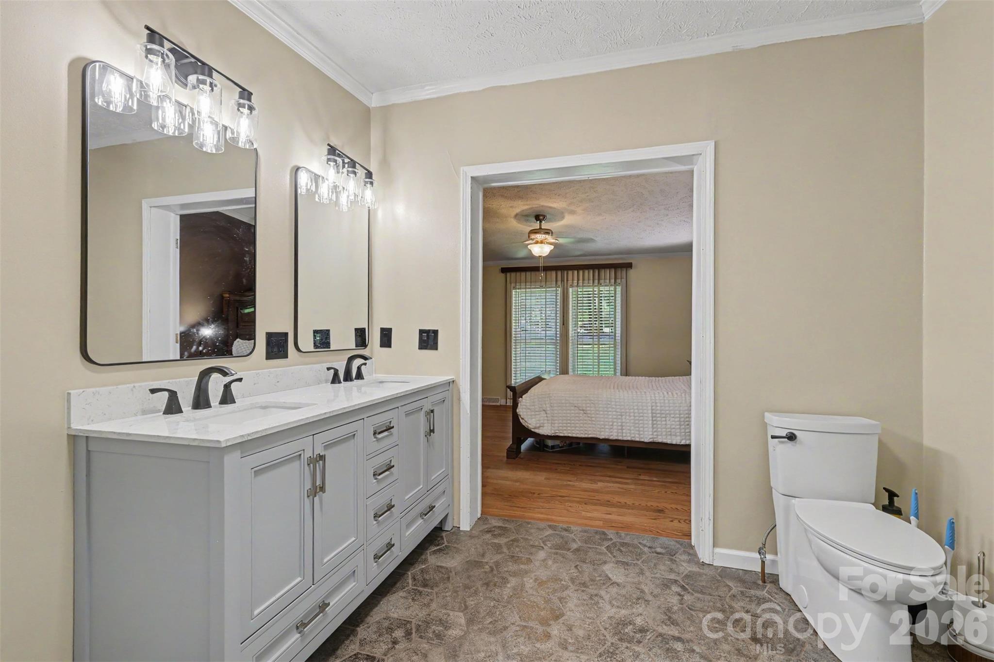 Single Family Residence at 5821 Hidden Oaks Lane, Clover, photo 19 of 31