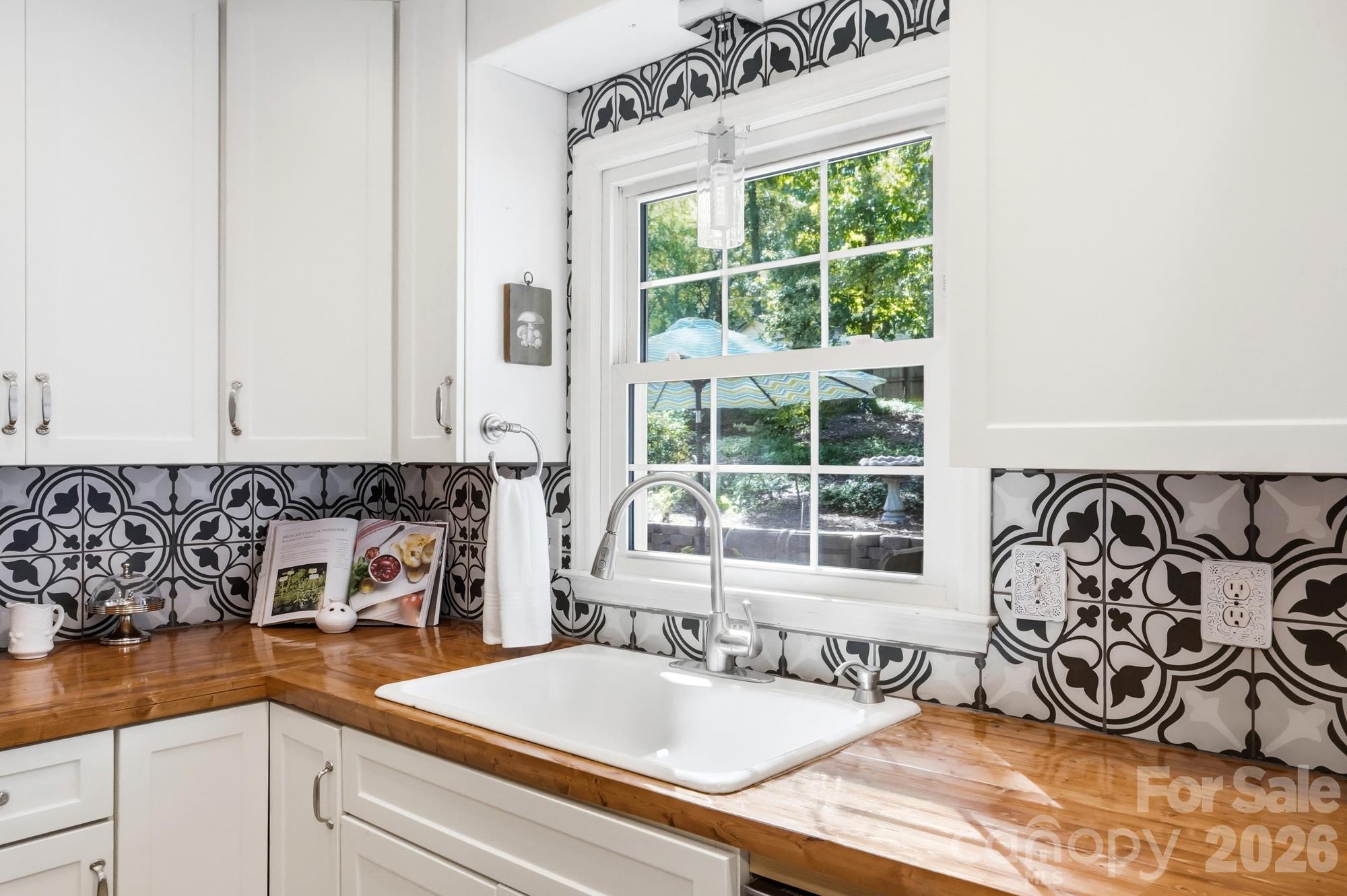 Single Family Residence at 834 Winter Wood Drive, Matthews, photo 12 of 45