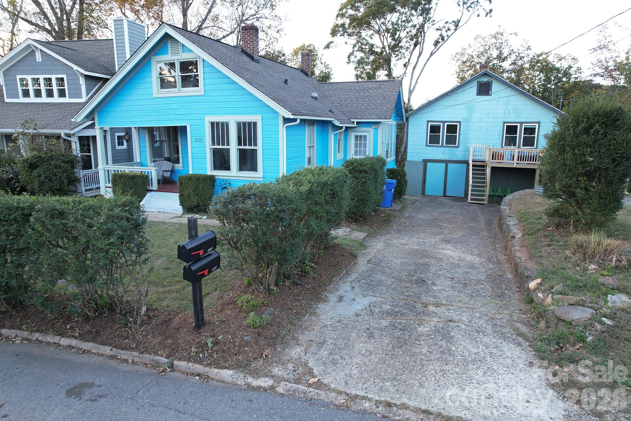 2 houses, 1 lot - 198 & 200 Courtland Place, Asheville