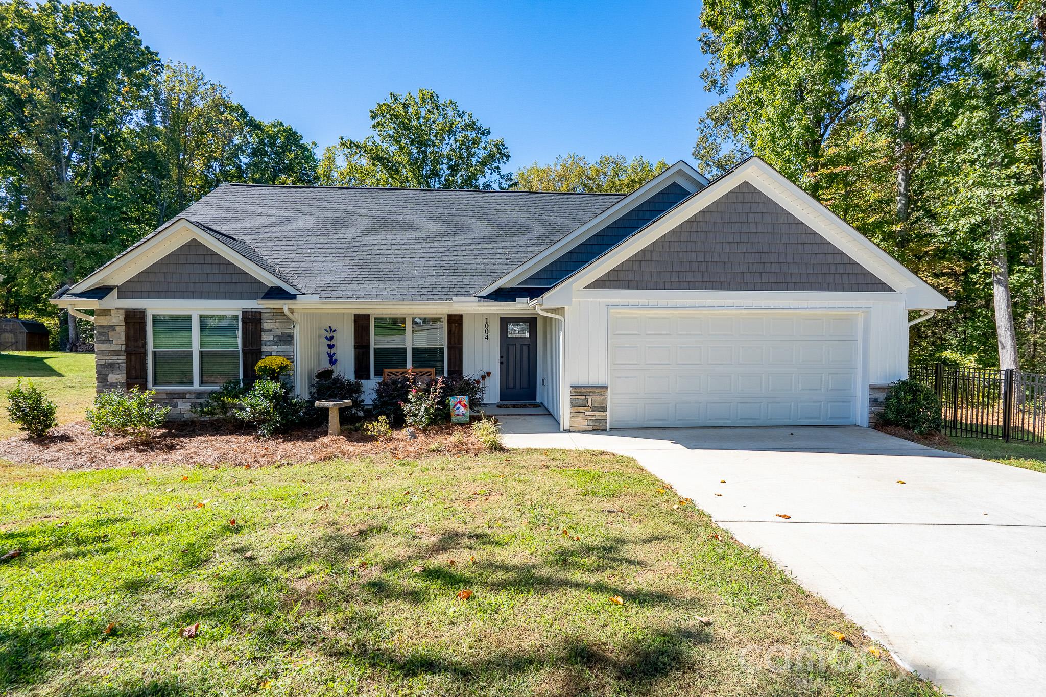 Single Family Residence at 1004 Osprey Lane, China Grove, photo 2 of 34