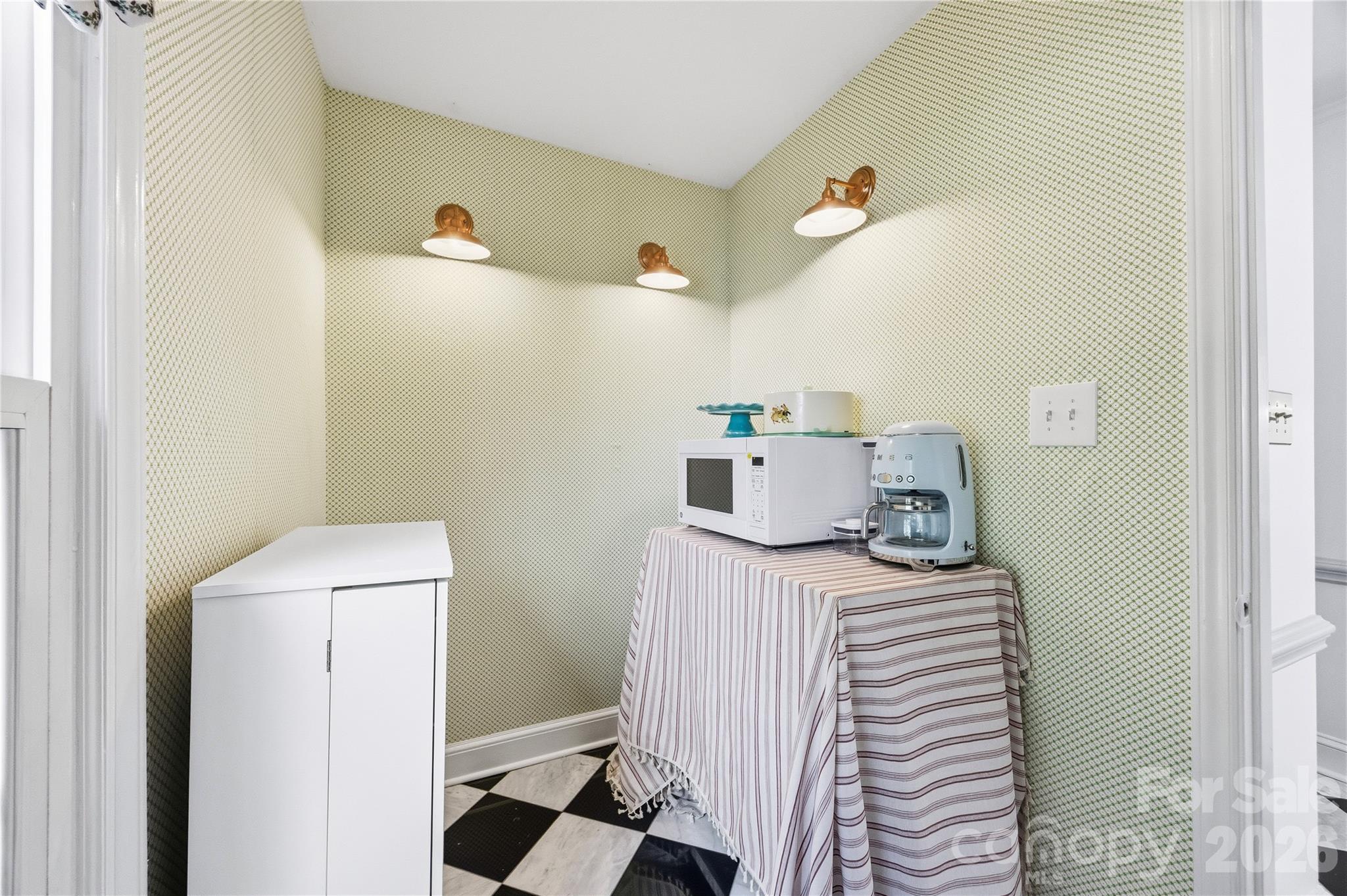 Single Family Residence at 2221 Hamilton Mill Road, Charlotte, photo 15 of 30