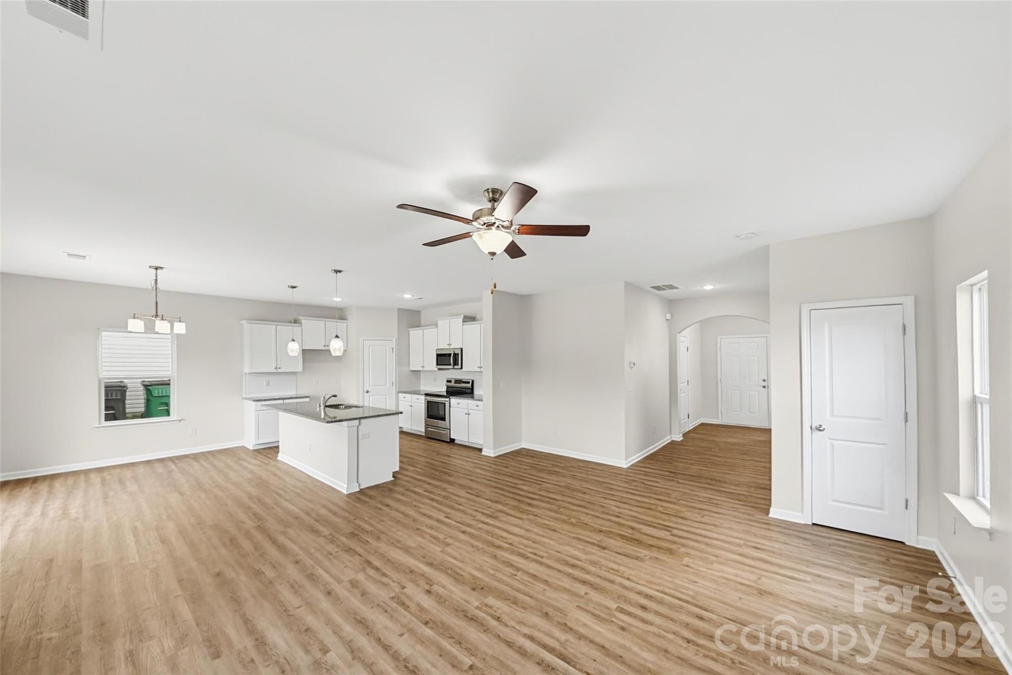 Single Family Residence at 3209 Ainsley Woods Drive, Charlotte, photo 2 of 15