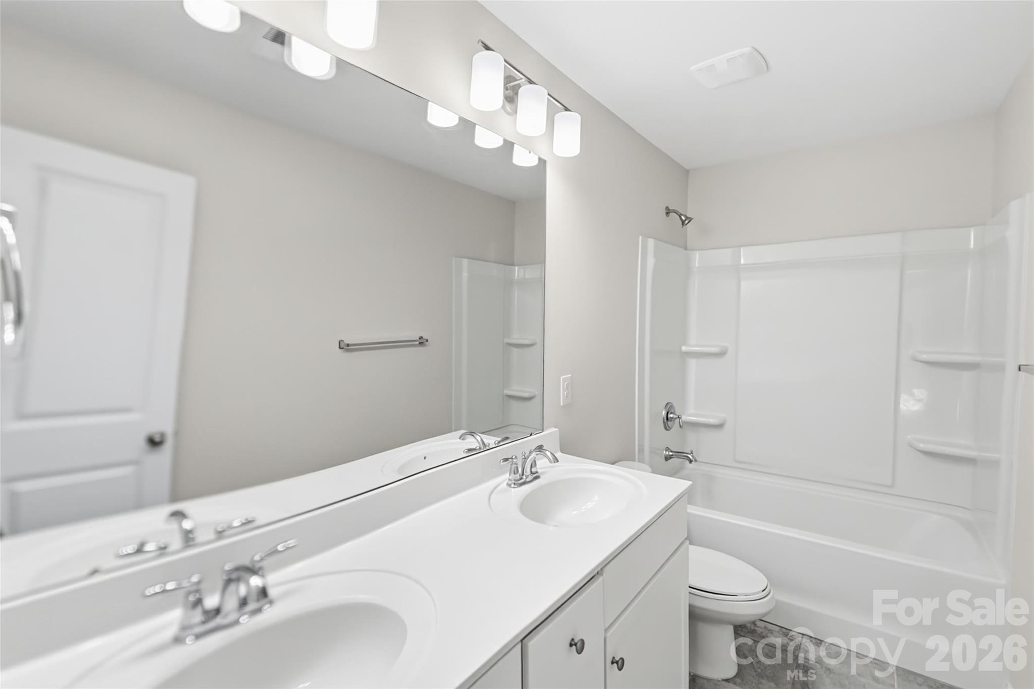 Single Family Residence at 3209 Ainsley Woods Drive, Charlotte, photo 14 of 15