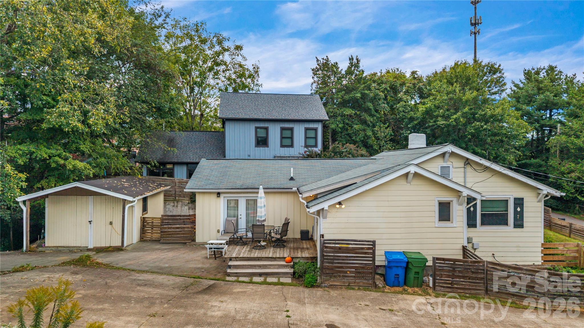 Single Family Residence at 9 Oakley Road, Asheville, photo 3 of 21