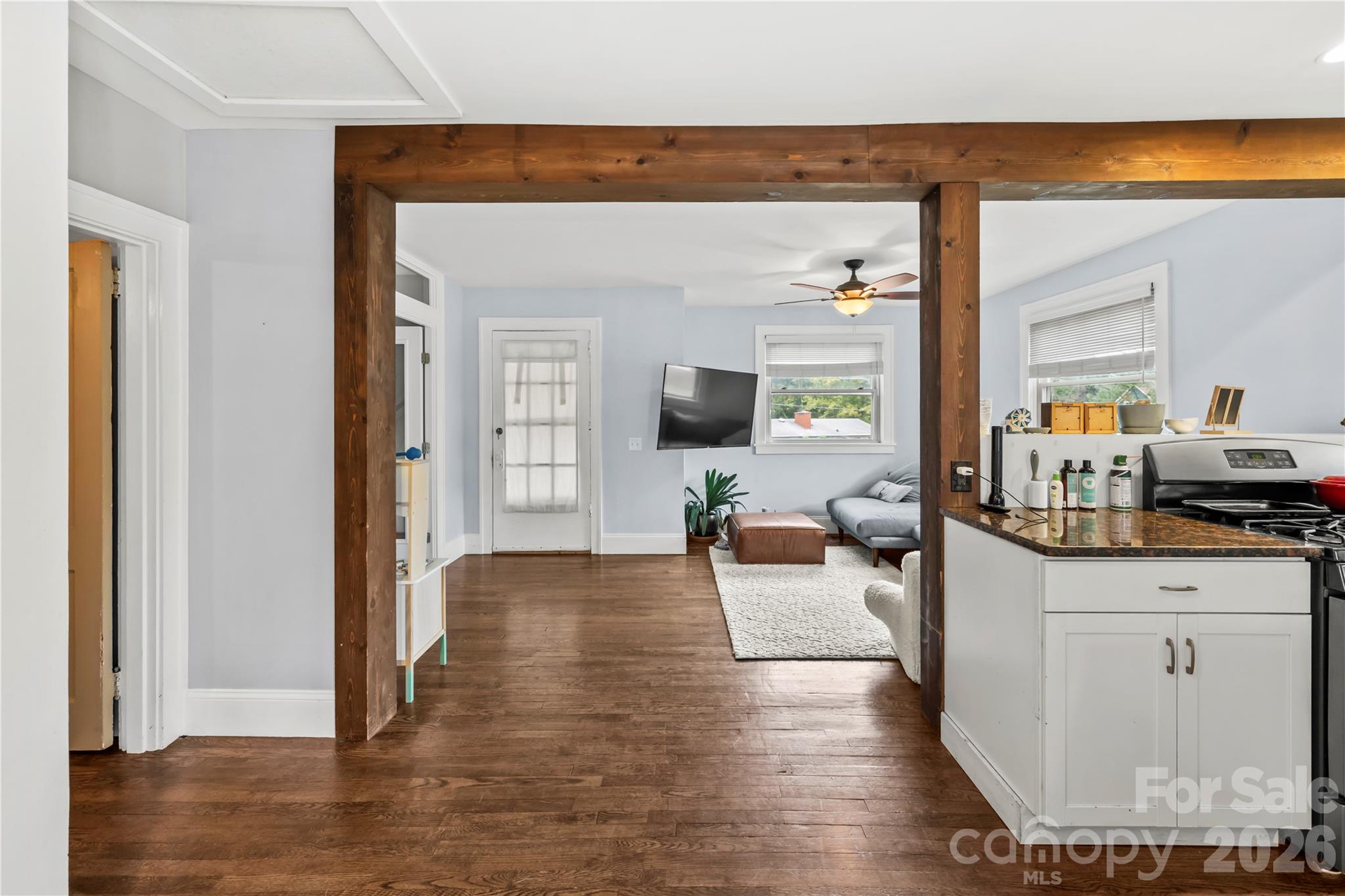Single Family Residence at 9 Oakley Road, Asheville, photo 5 of 21
