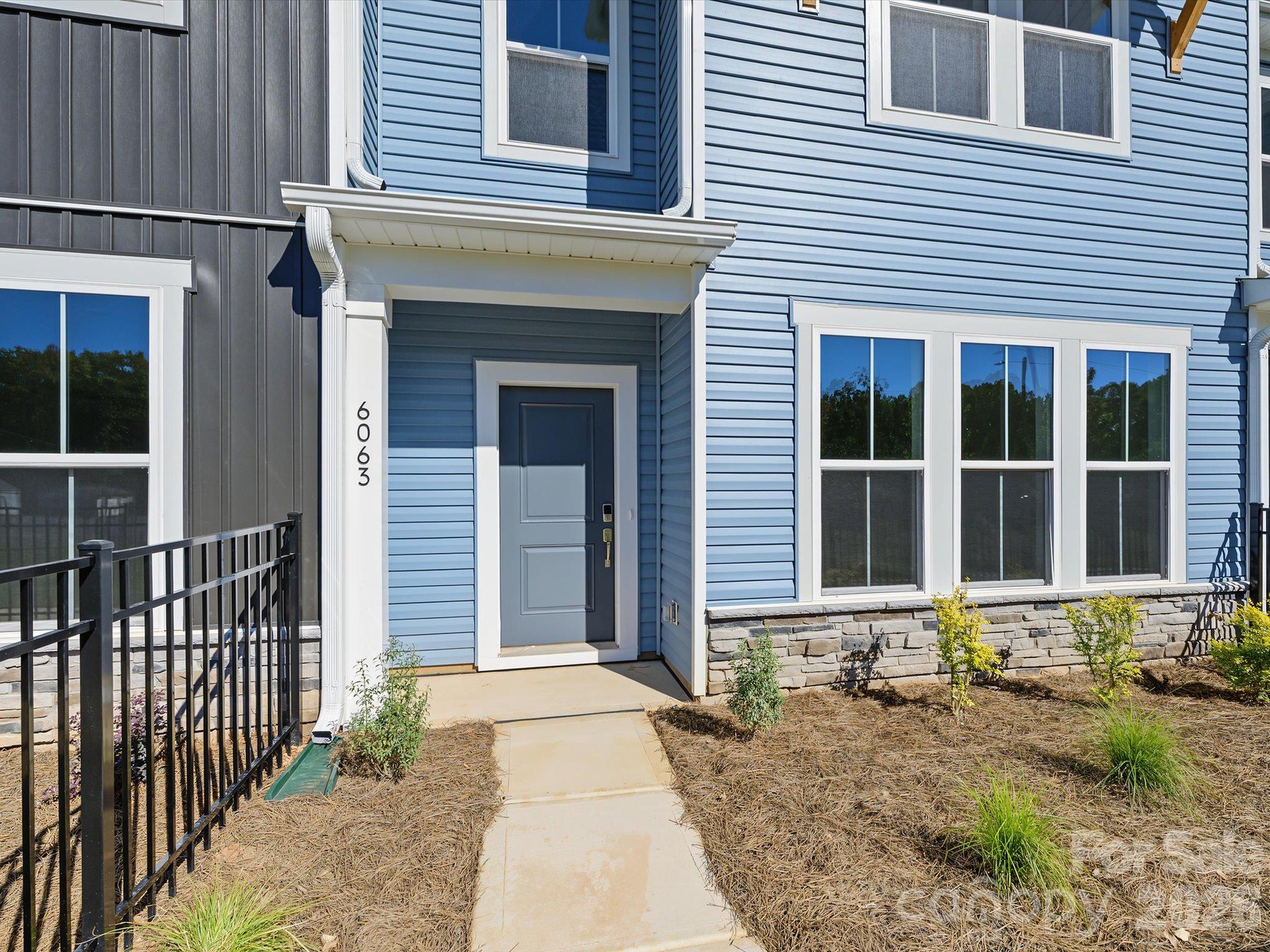 Townhouse at 6063 White Aster Lane, Charlotte, photo 40 of 69