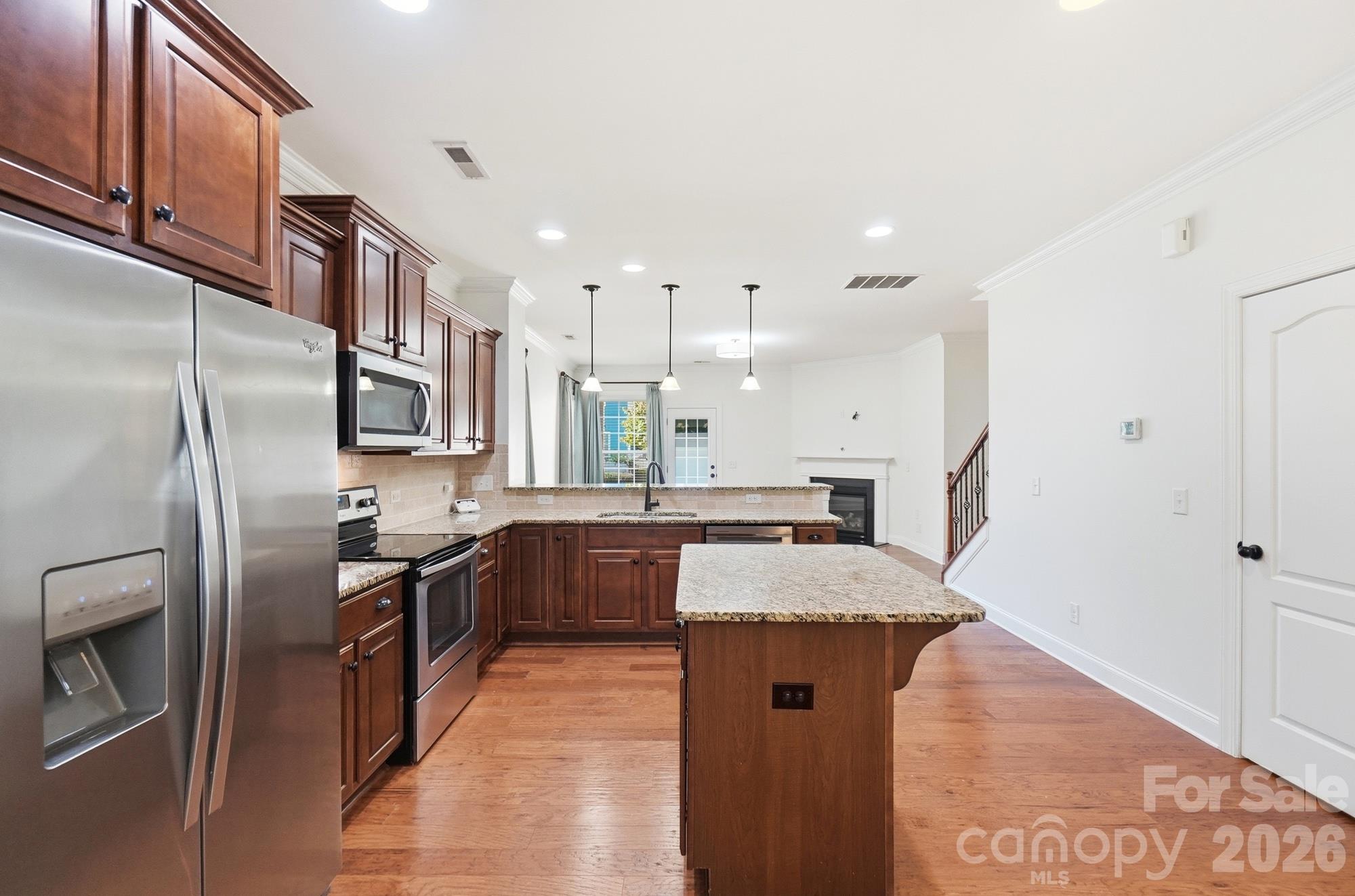Single Family Residence at 10544 Royal Winchester Drive, Charlotte, photo 12 of 45