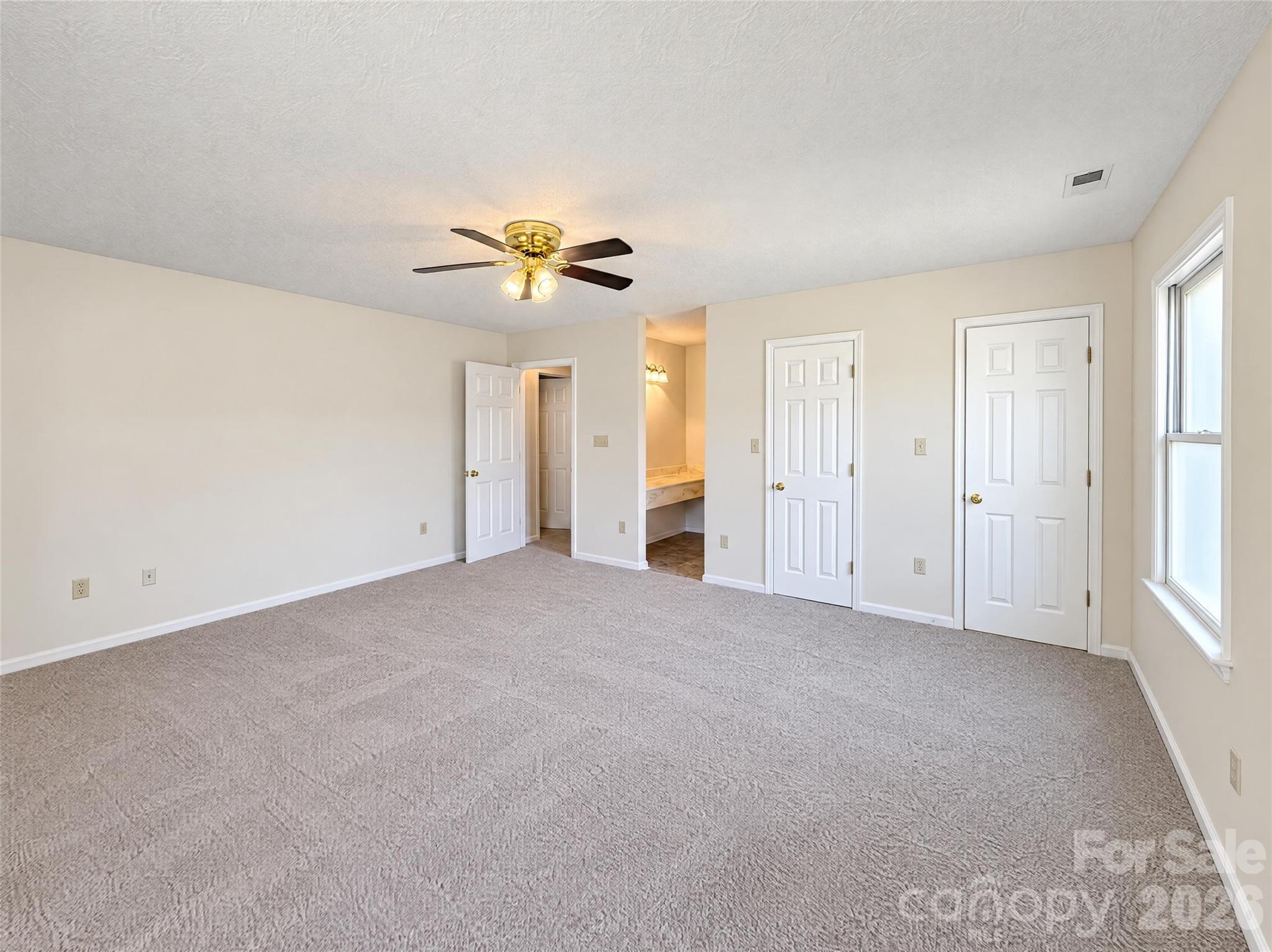 Single Family Residence at 5244 Dayan Drive, Charlotte, photo 9 of 21