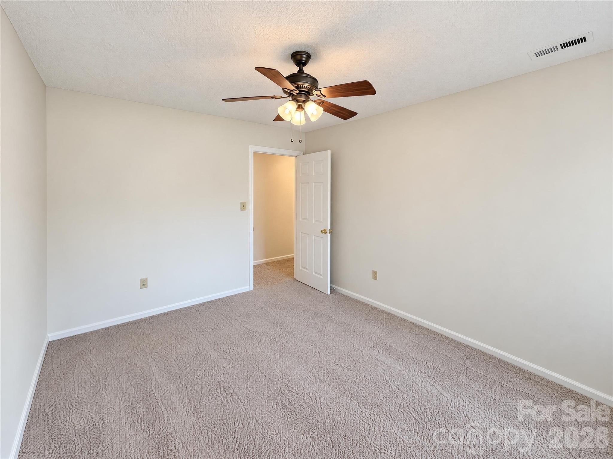 Single Family Residence at 5244 Dayan Drive, Charlotte, photo 14 of 21