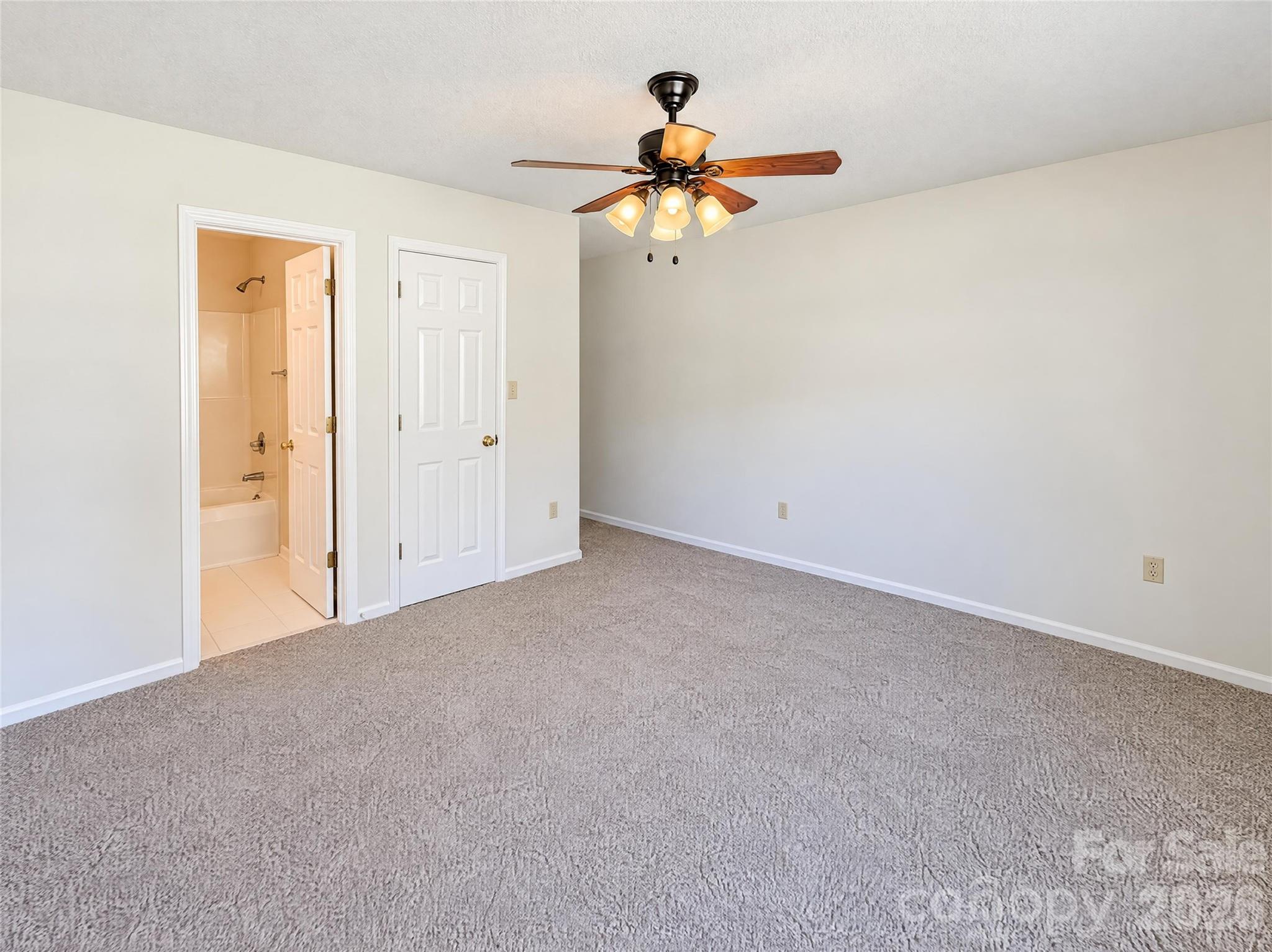 Single Family Residence at 5244 Dayan Drive, Charlotte, photo 17 of 21