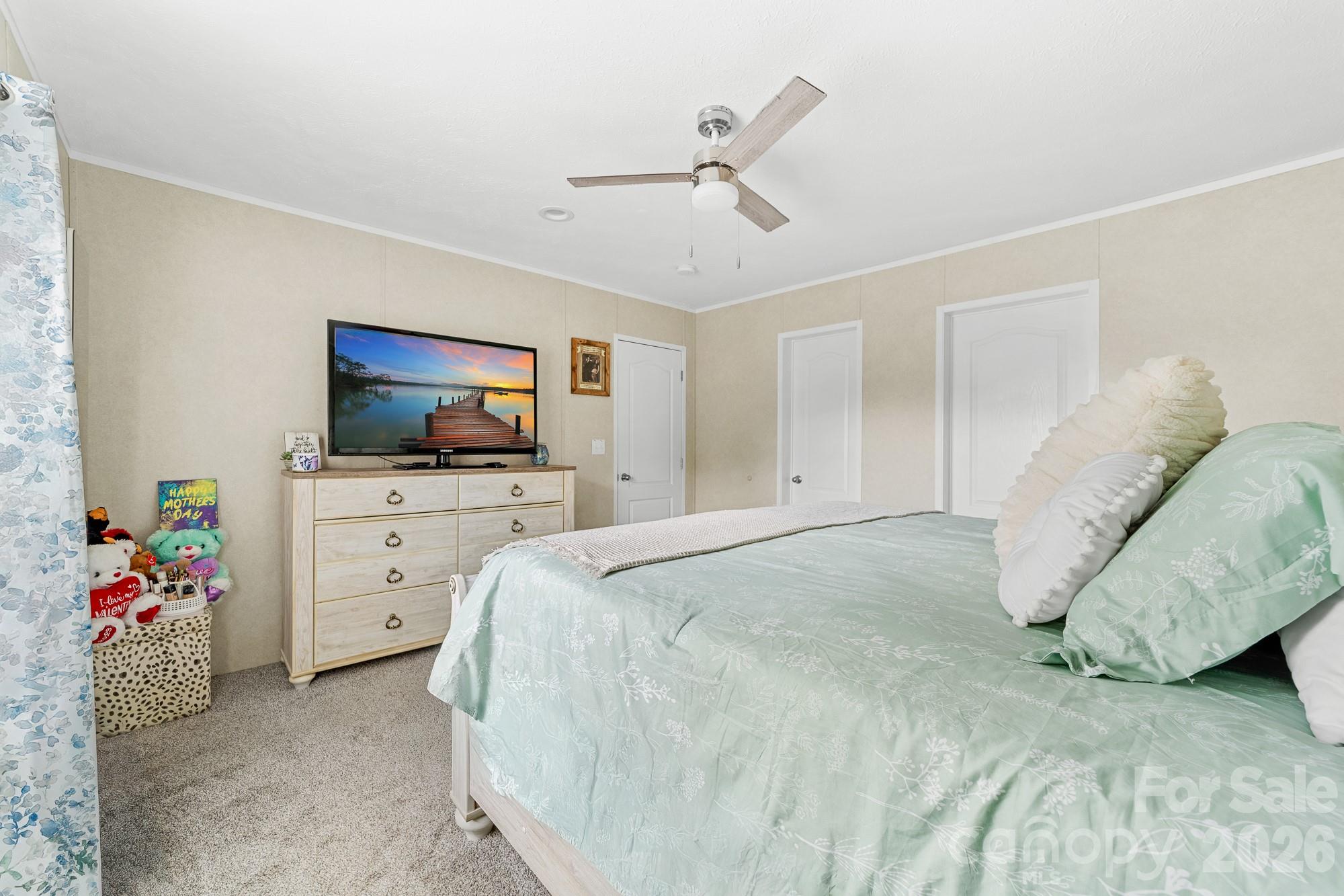 Single Family Residence at 106 Ol Field Court, Lawndale, photo 17 of 34