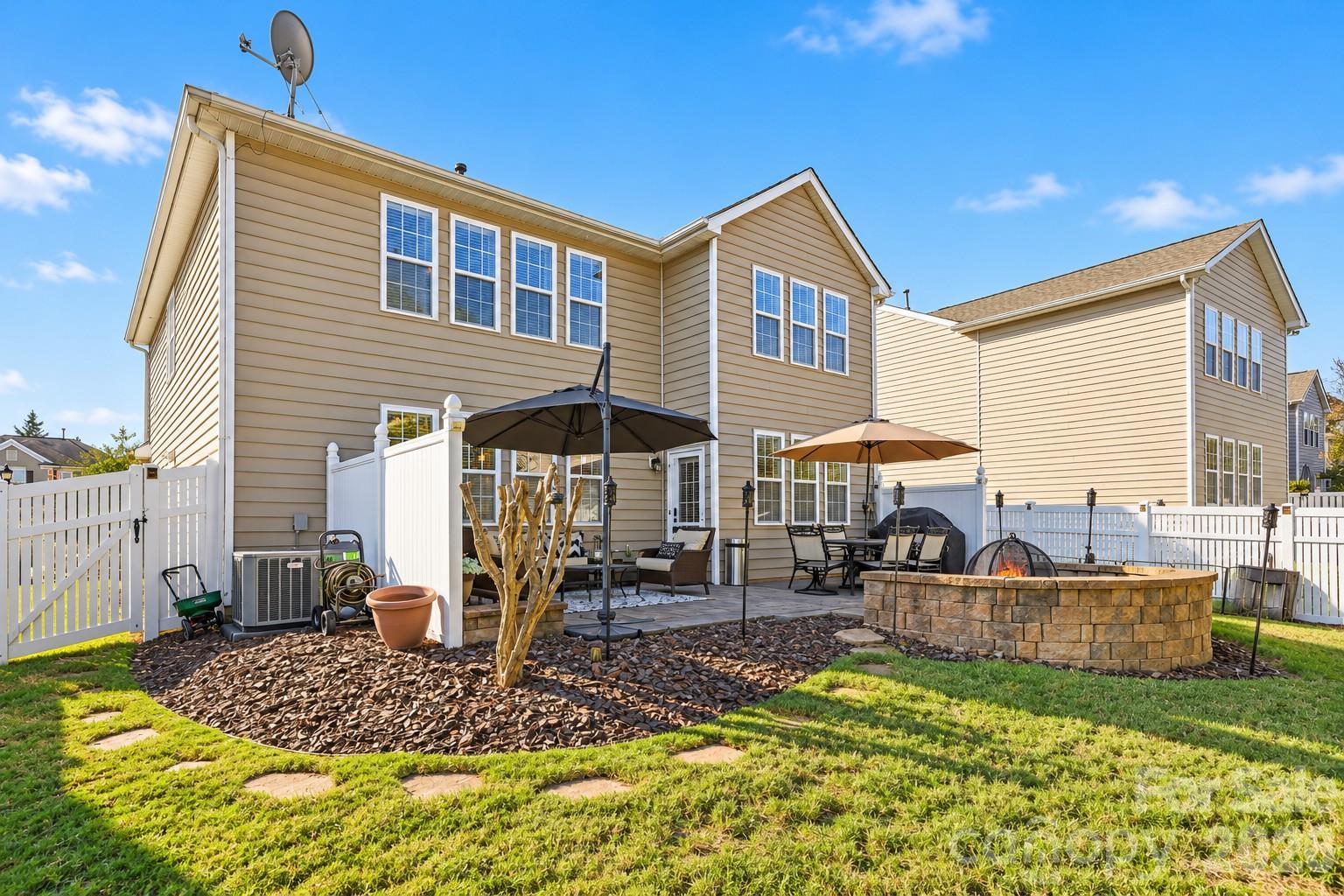 Single Family Residence at 6219 Adobe Road, Charlotte, photo 28 of 33