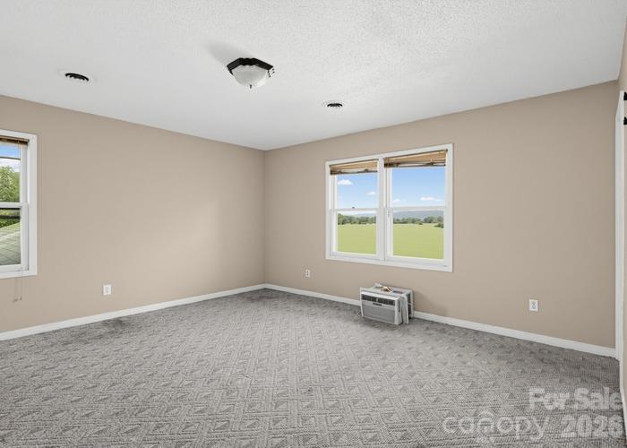 Single Family Residence at 512 E Vance Street, Laurinburg, photo 7 of 21