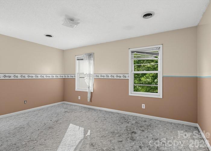 Single Family Residence at 512 E Vance Street, Laurinburg, photo 10 of 21