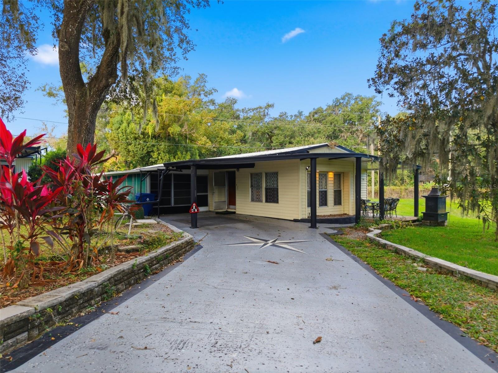 6147 RIDGEWOOD DR