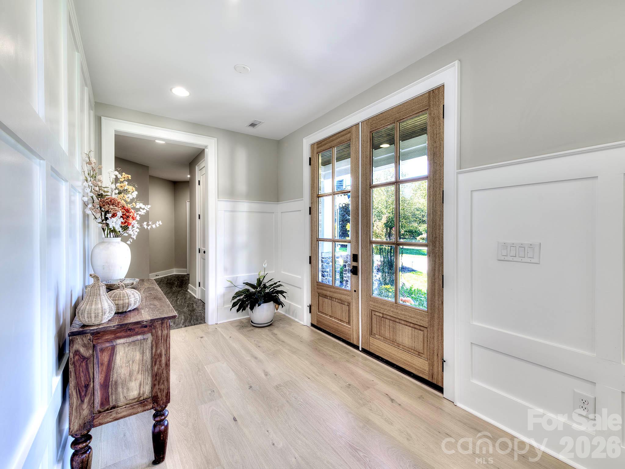 Single Family Residence at 8833 Kerns Meadow Lane, Huntersville, photo 3 of 50