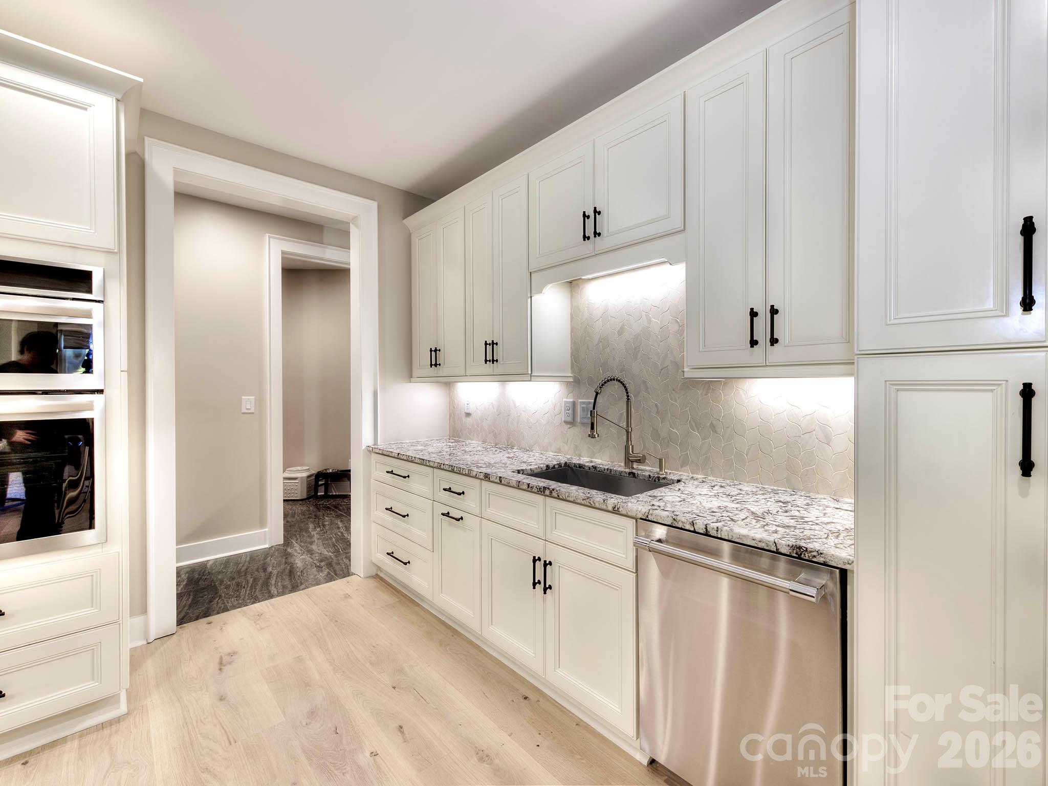 Single Family Residence at 8833 Kerns Meadow Lane, Huntersville, photo 12 of 50