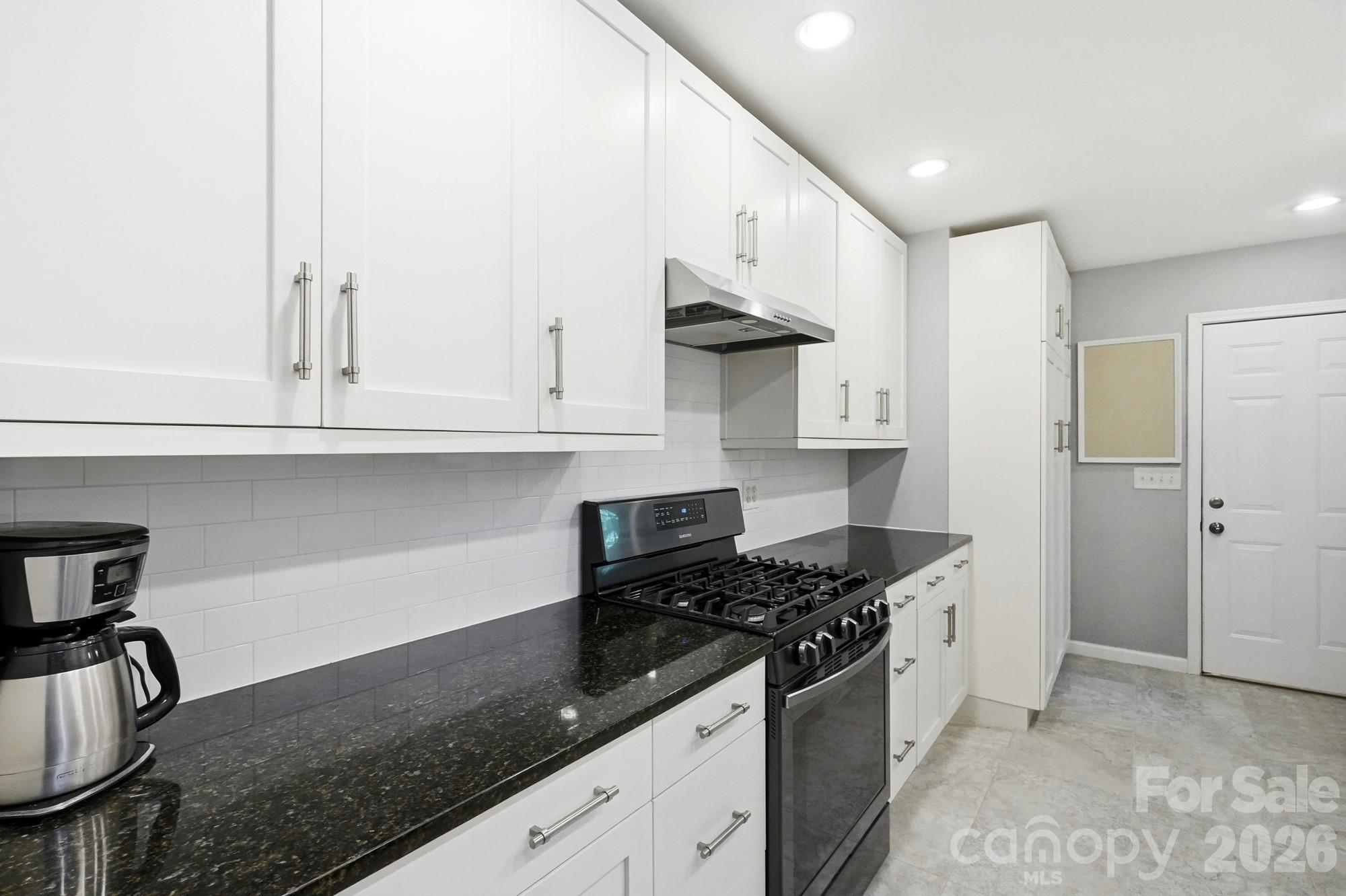 Stunning Chef's Kitchen - 8610 Lochinvar Drive, Charlotte