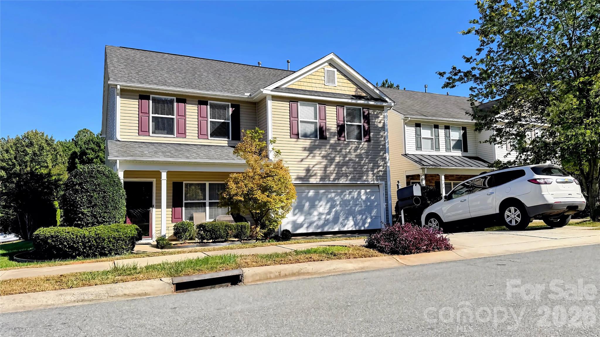 Single Family Residence at 8428 Glaze Court, Charlotte, photo 2 of 25