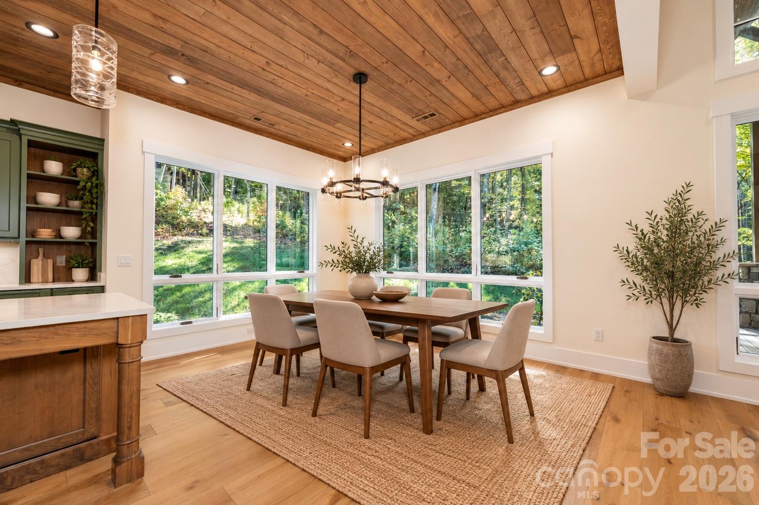 Main Dining - 676 Arlington Road, Waynesville