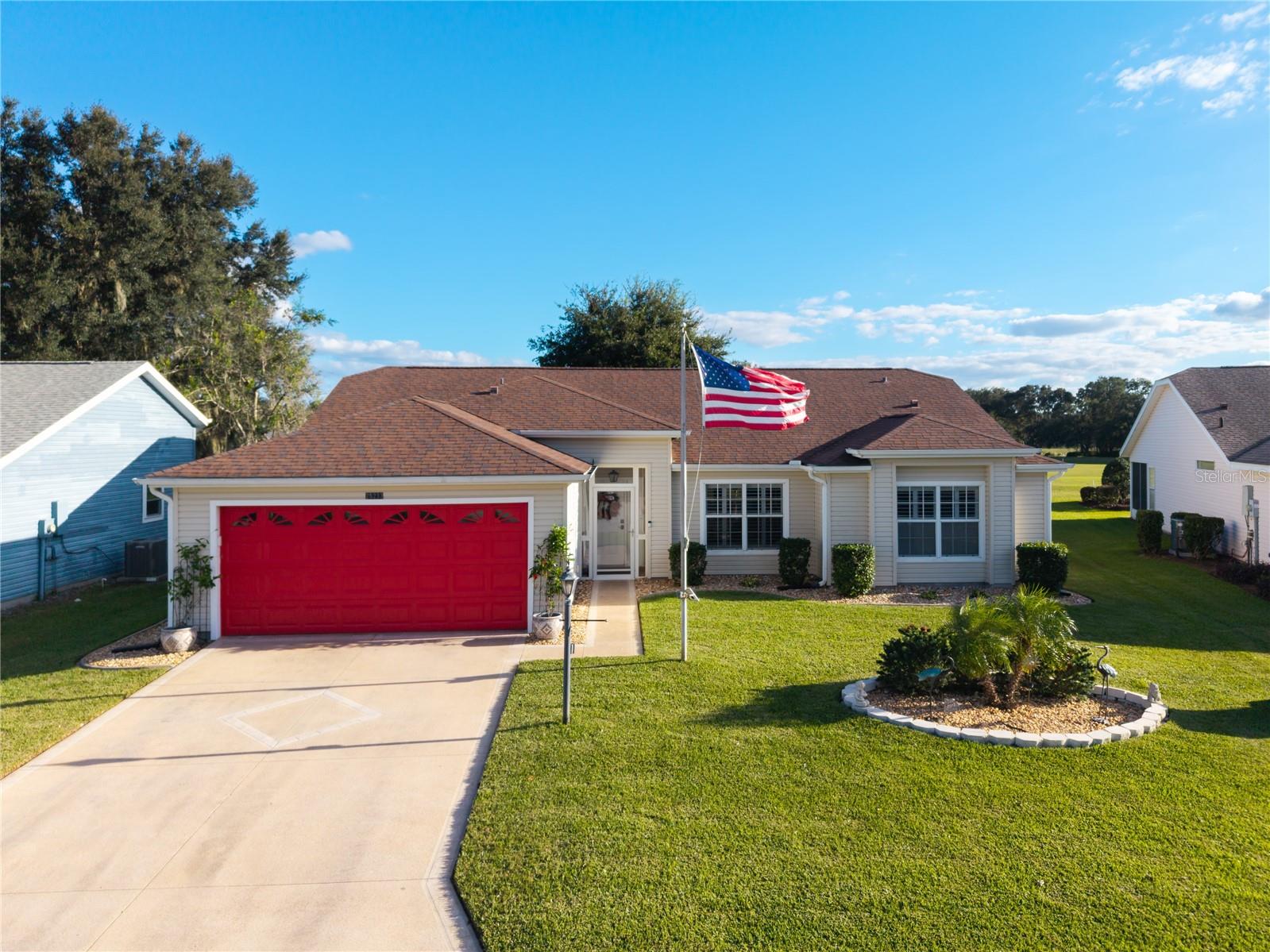 25233 LOST OAK CIR